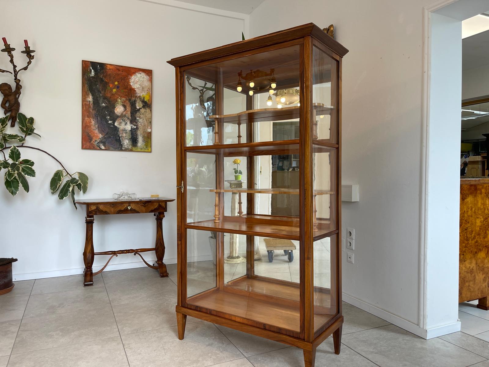 Biedermeier Vitrine Bücherschrank Nussholz Antiquität G1316