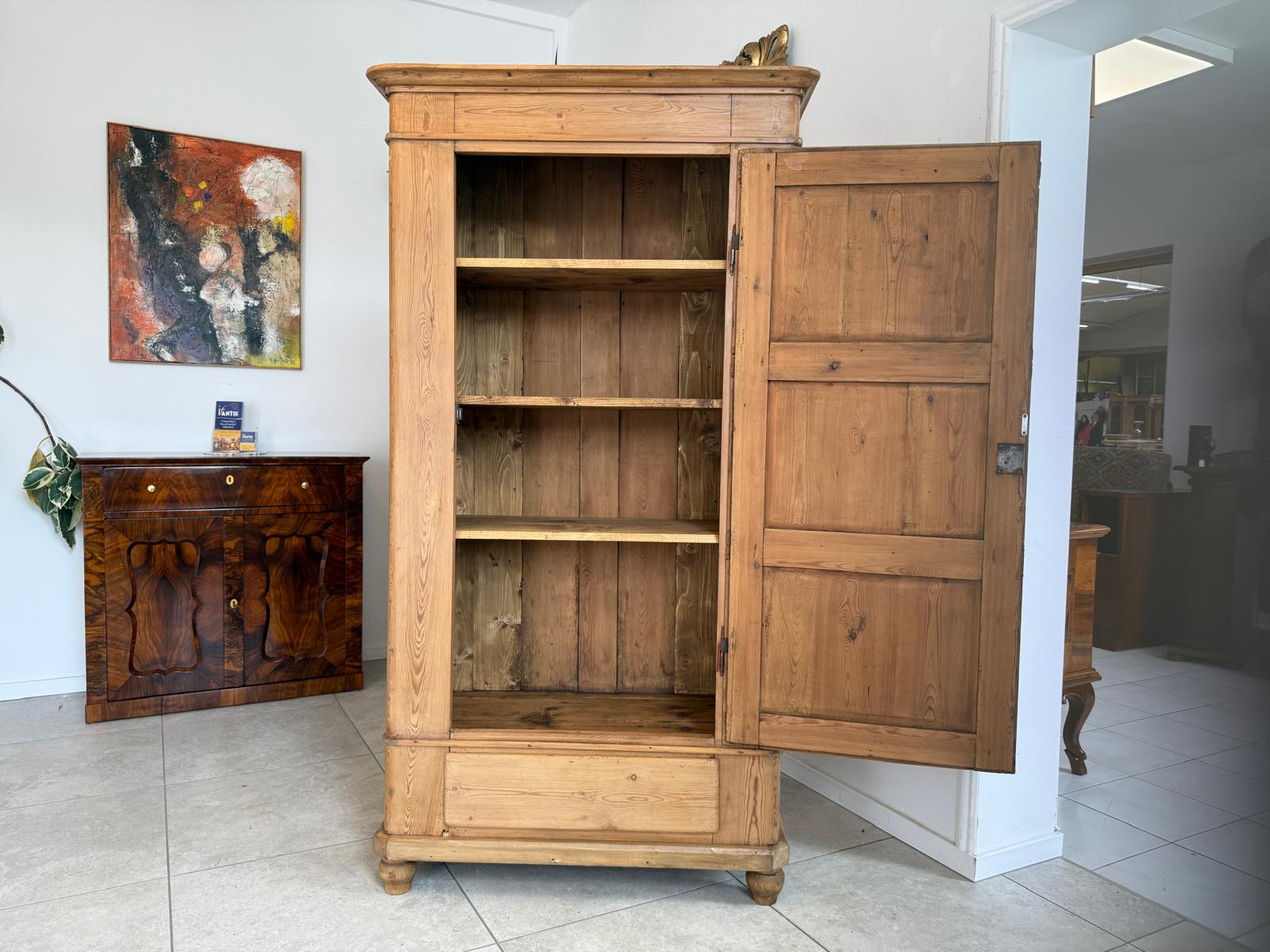 Bäuerlicher Kleiderschrank Naturholz Bauernschrank Bauernmöbel Kasten D2412
