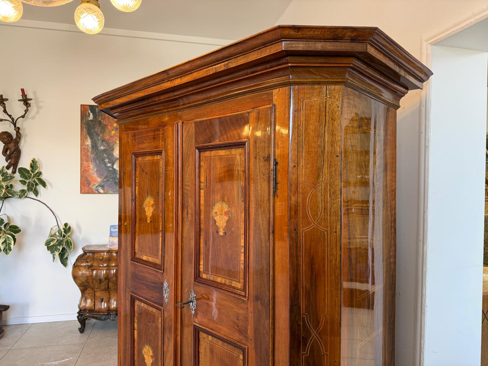 Barocker Hallenschrank Barockschrank Marketerien Antiquität  D1180