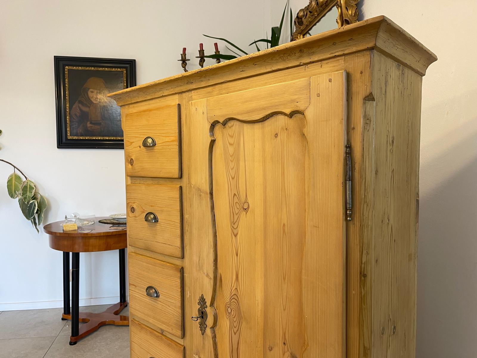 Bäuerlicher uriger Brotschrank Almerschrank Speiskasten Bauernkasten G1247