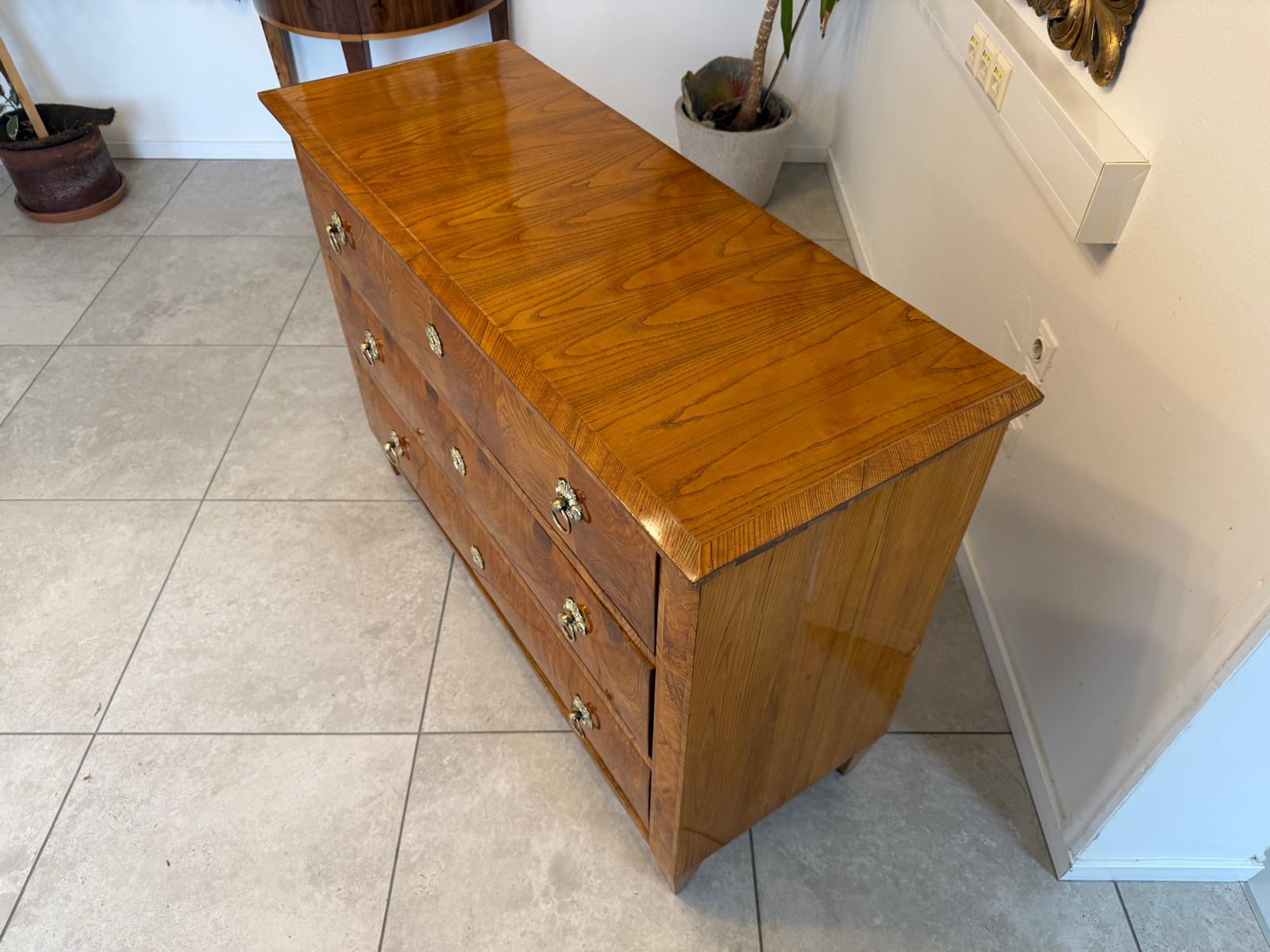 Restaurierte Biedermeier Kommode Ladenkommode Nussholz Antiquität G2242