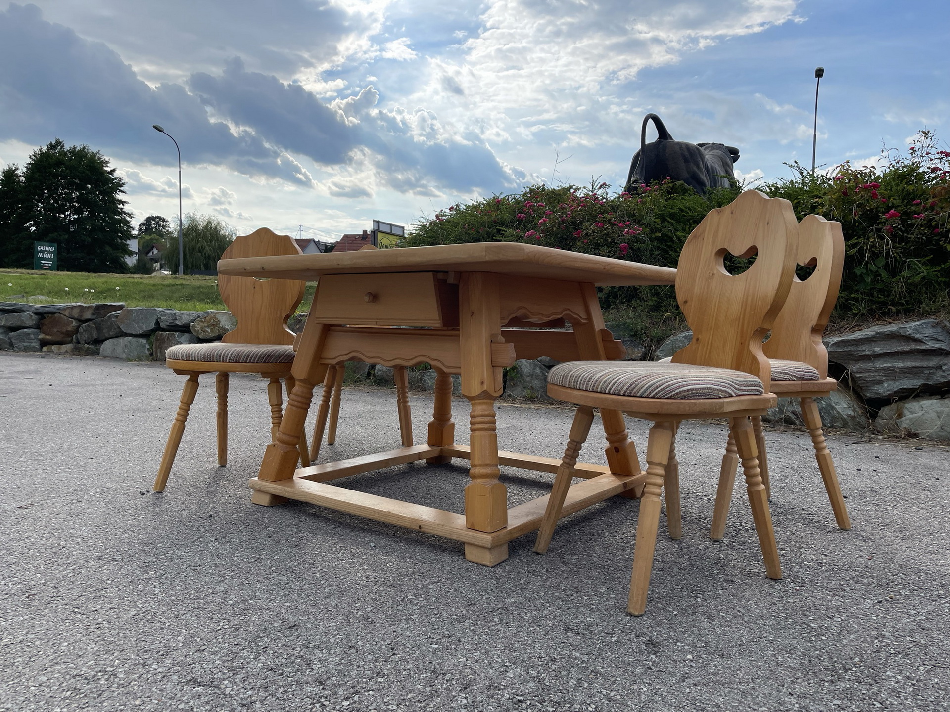 bauernstube-bauernkasten-_152 bäuerliche Sitzgruppe Tisch 4 Bauernsessel A3116