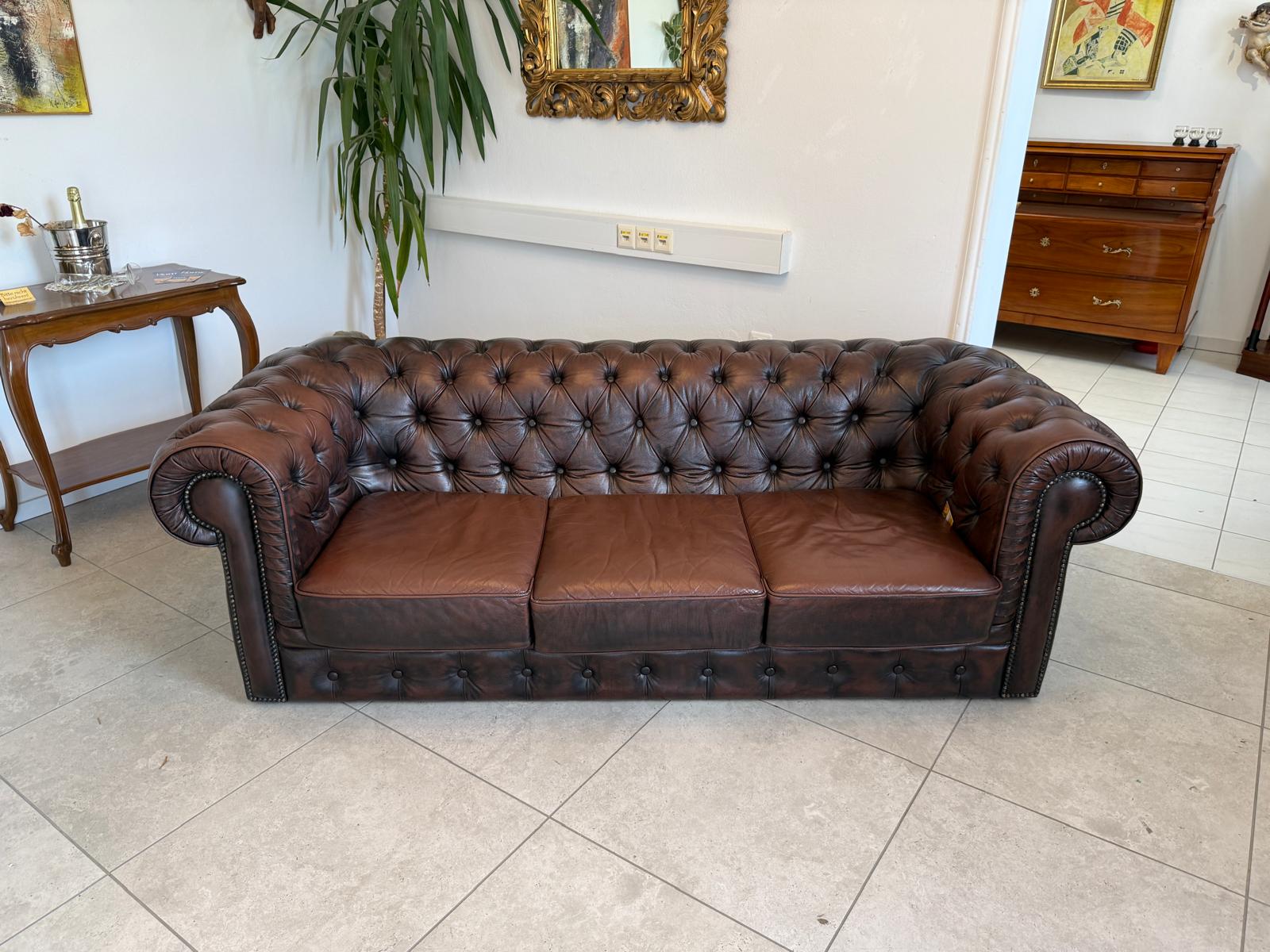 Chesterfield 3er Clubsofa Diwan Couch Antik Braun Kultstück G1832