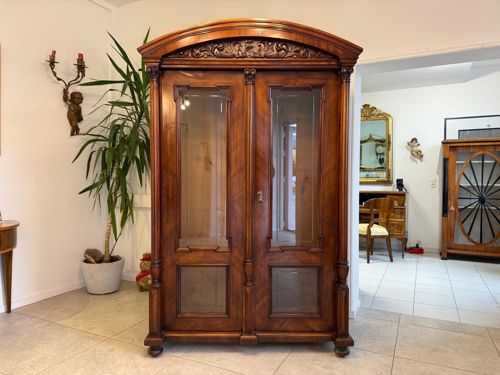 Gründerzeit Vitrinenschrank Bücherschrank Nussholz Furniert G2395