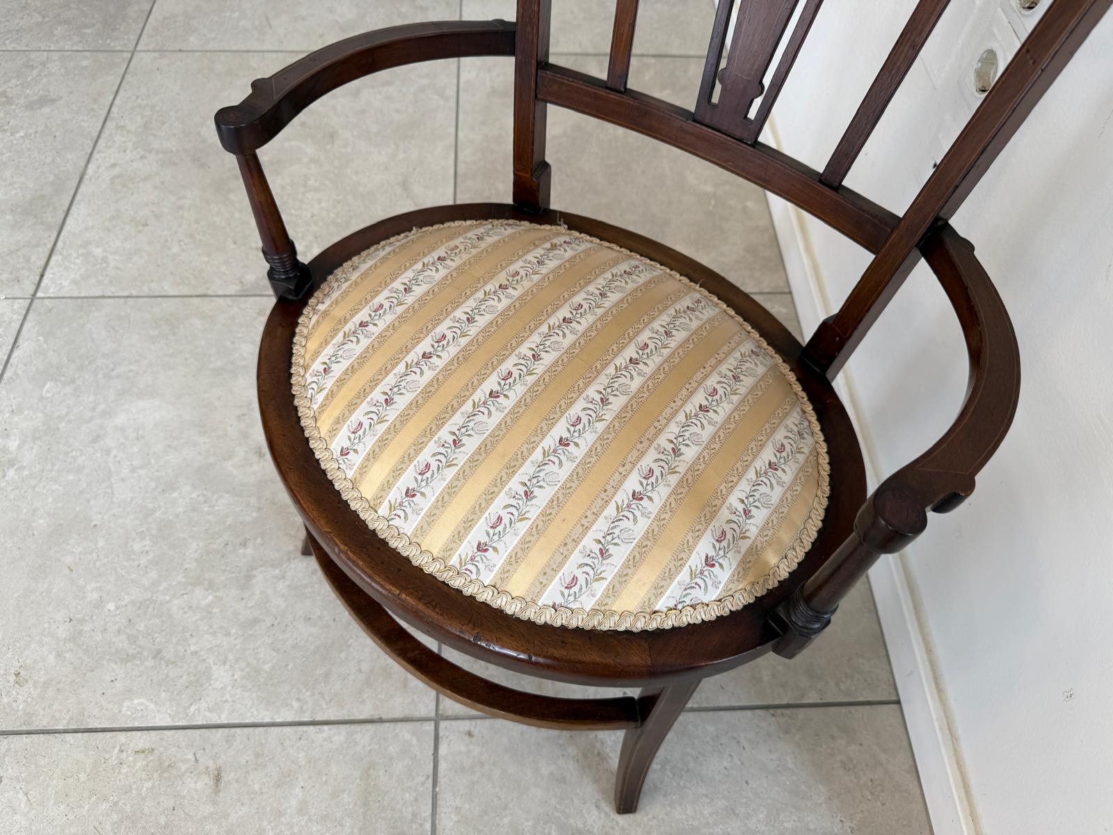 Biedermeier Sessel Nussholz Armlehnstuhl Mahagonie G1864