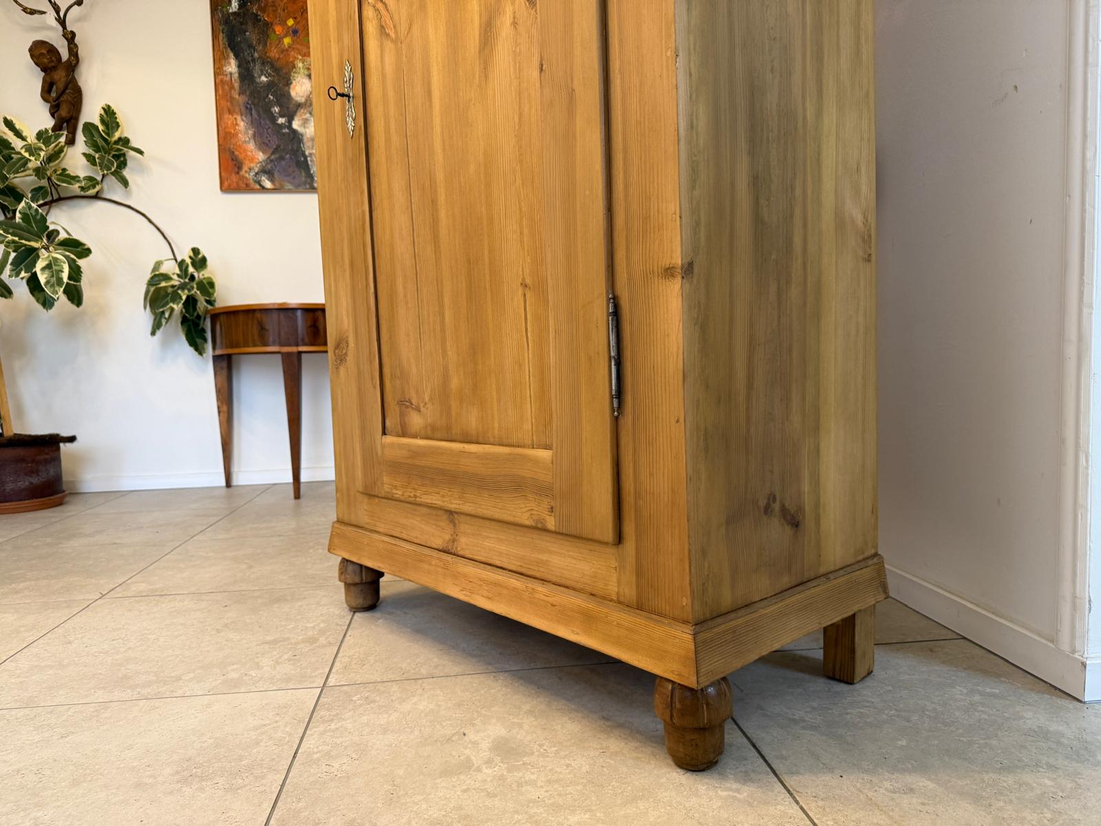 Restaurierter 1 türiger Bauernschrank Biedermeier Naturholzschrank G2261
