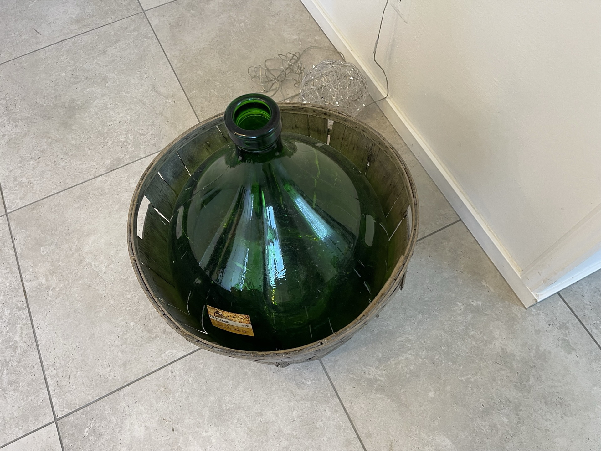 bauernstube_6505JpSTMVCNJJG Alte Ballonflasche Weinballon, Gärballon, Ballonflasche B1733FL