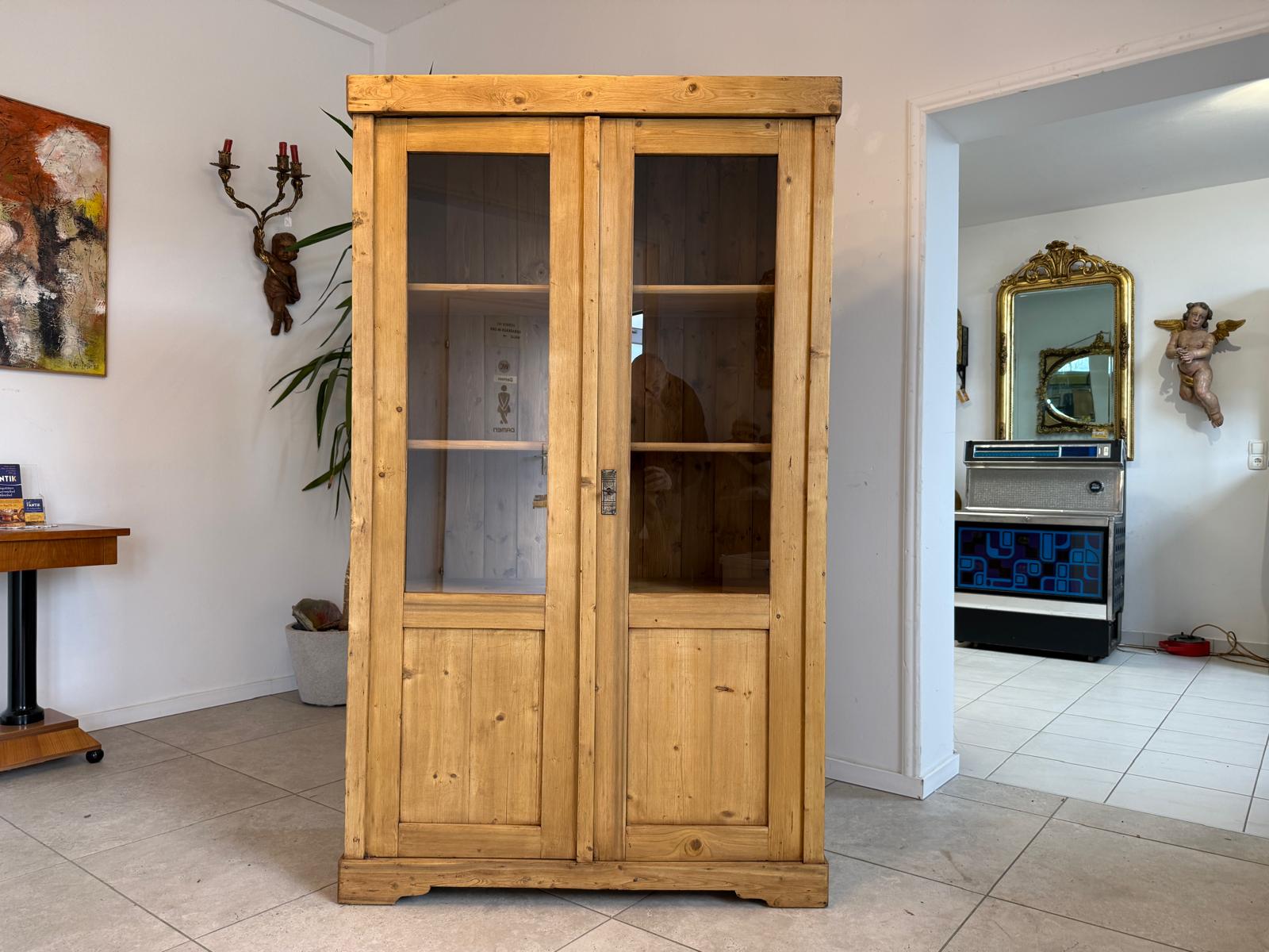 Antike Weichholz Bauernvitrine Vitrine Naturholz Glasvitrine Alte Bauernmöbel D2283