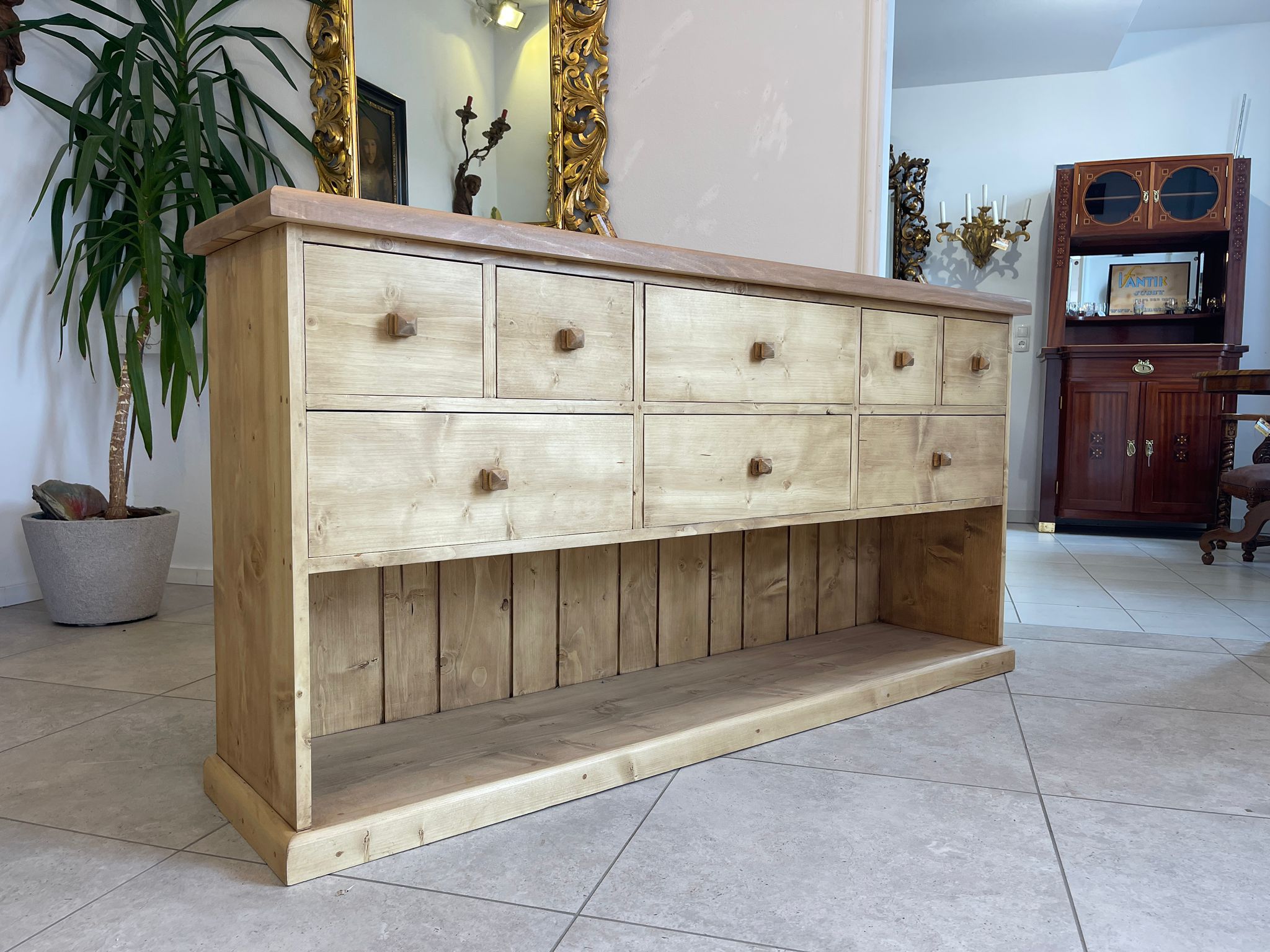 1f7e705a-3ce2-4179-bd44-2176a2dc8925 urige massive 8 Ladenkommode Apothekerschrank A4115