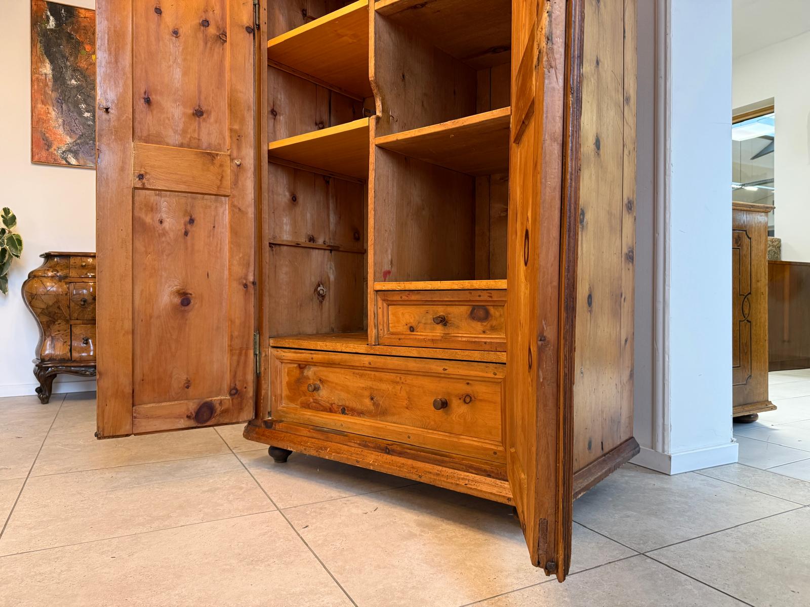 Antiker Zirbenholz Kasten Schrank Kleiderkasten Antik Feuerschrank D1158