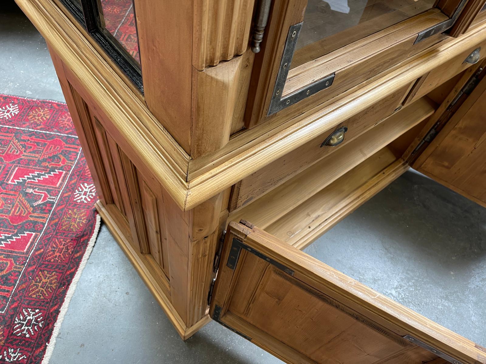 Antiker Bäuerlicher Bücherschrank Große französische Bibliotheksvitrine Glasschrank G1367