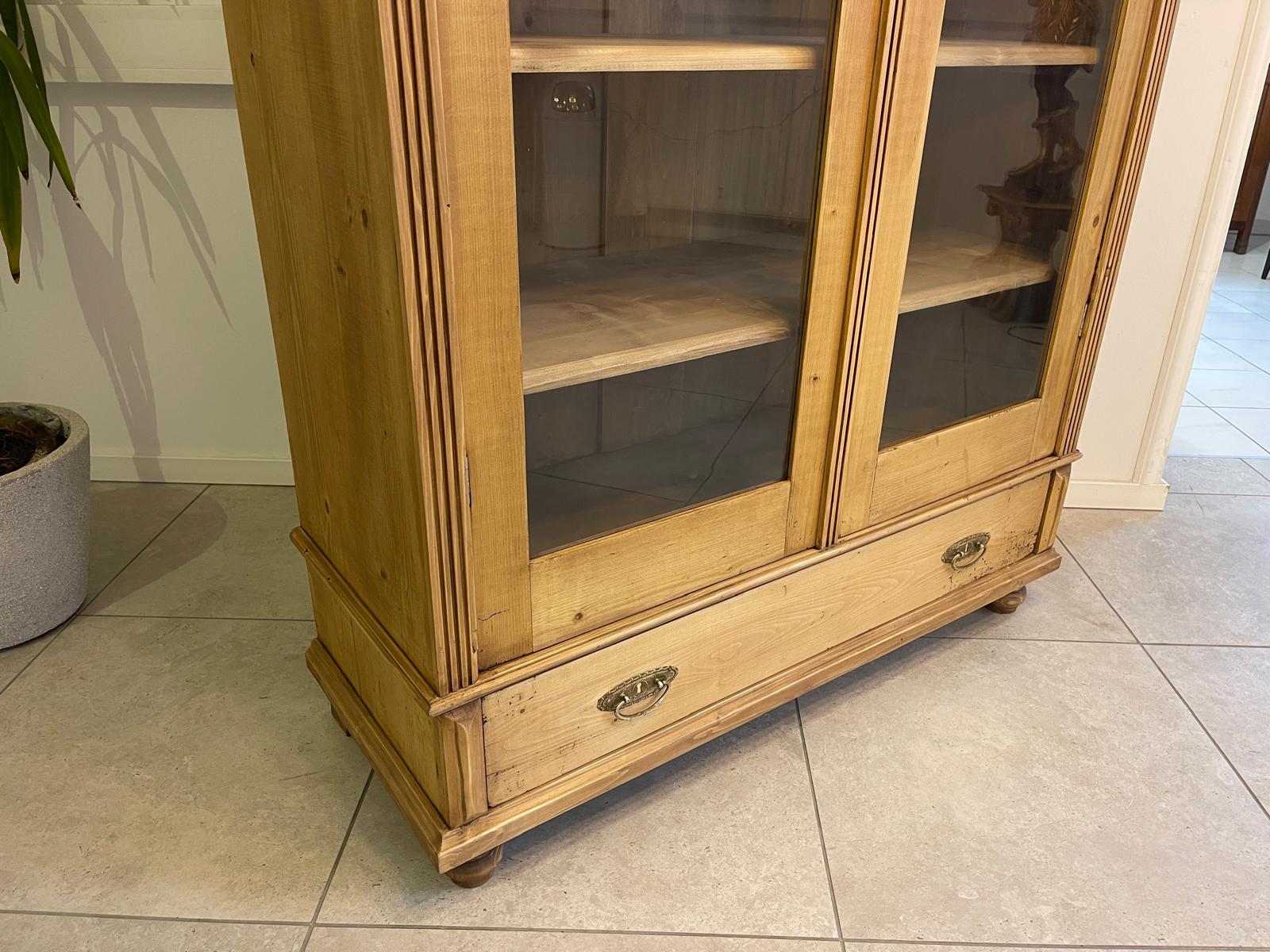Bäuerliche Vitrine Bauernvitrine Bauernschrank Naturholz Bücherschrank Bauernmöbel A5131
