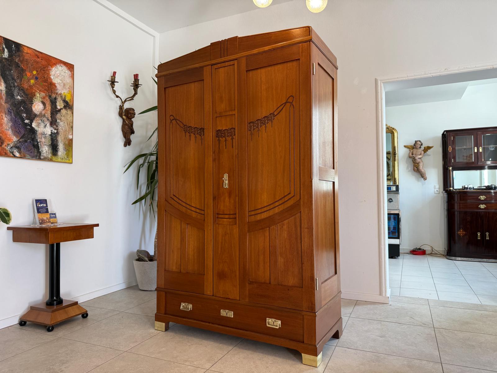 Antiker Restaurierter Jugendstil Kleiderschrank Kleiderkasten D1259