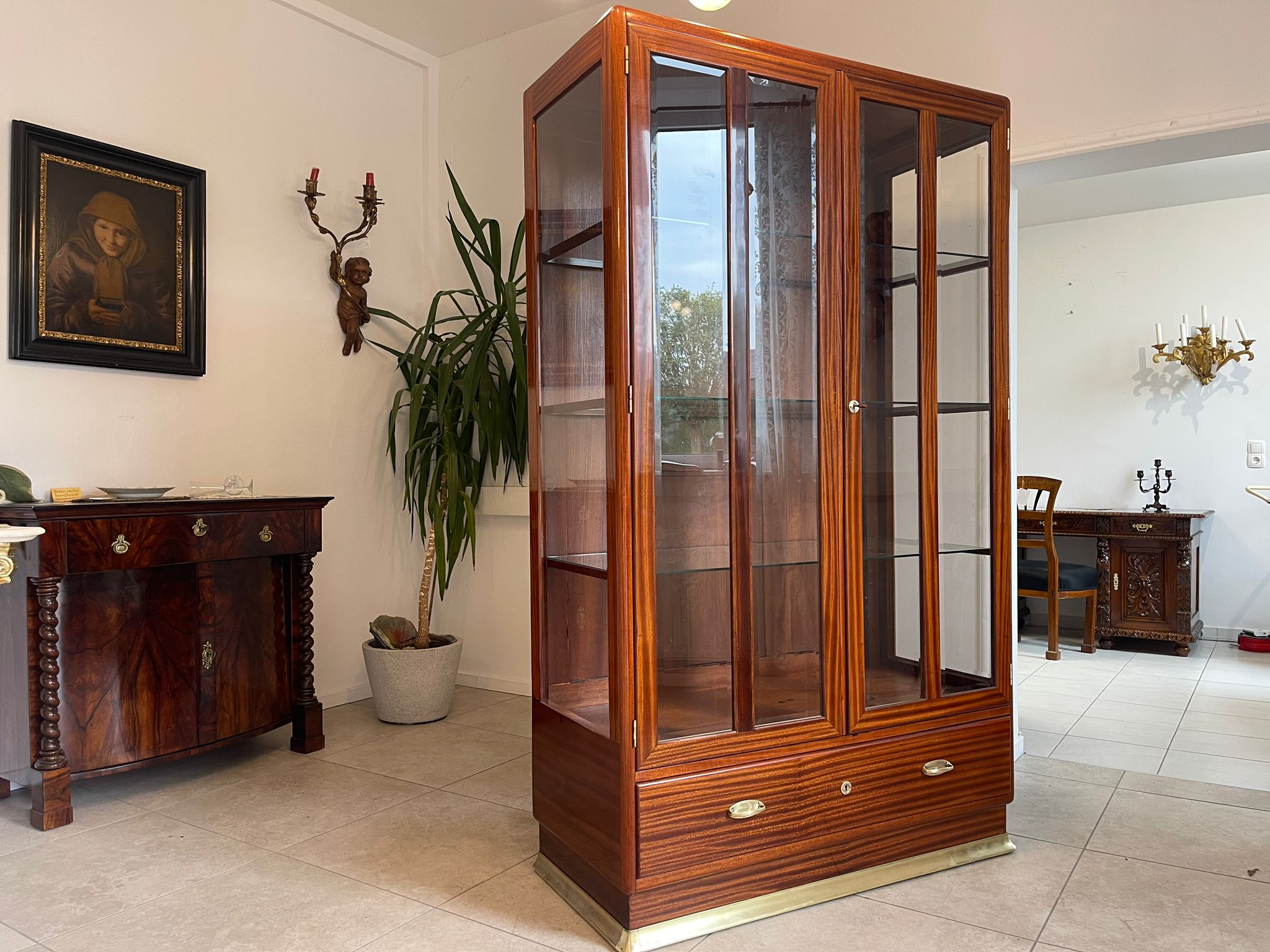 99e86bdb-1c85-425c-905c-f774b82a8dbf Restaurierter Jugendstil Glasschrank Bücherschrank Vitrinenschrank A4930