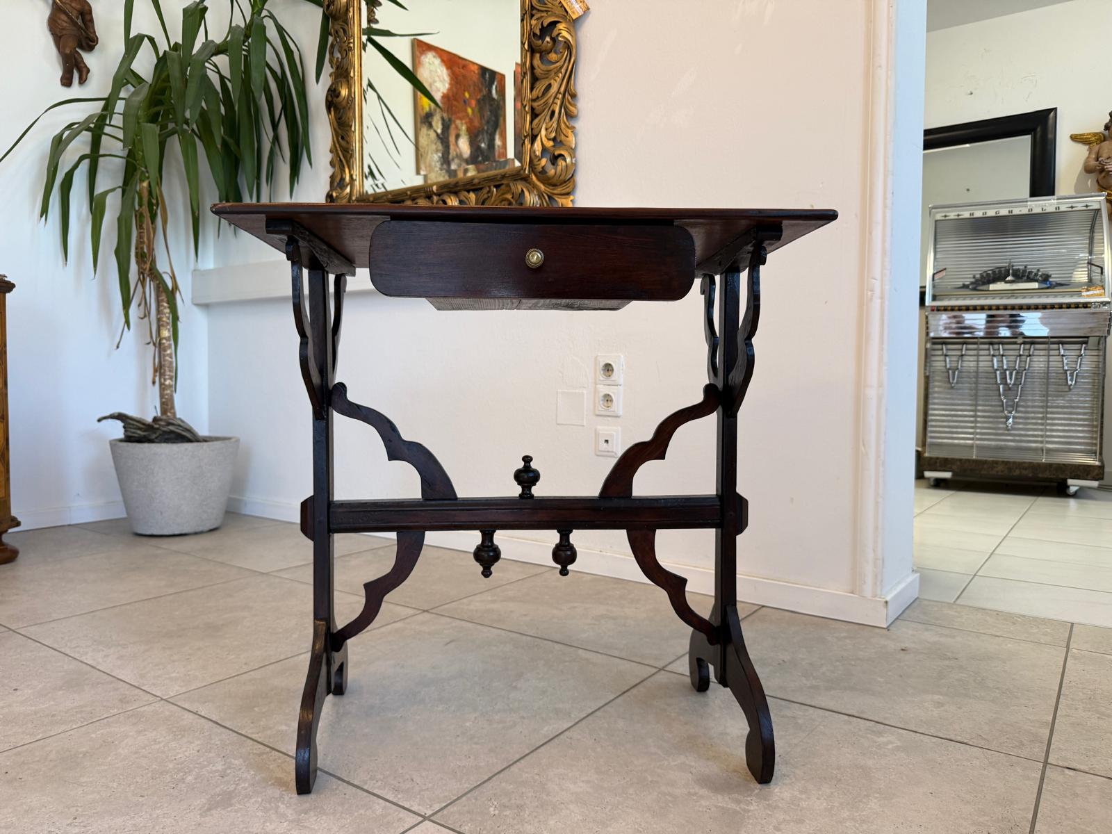 Restaurierter Jugendstil Tisch Beistelltisch Tischerl elegant D2781
