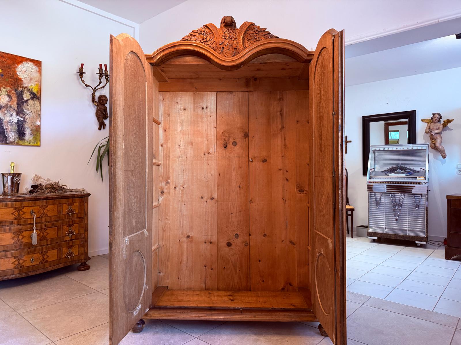 Restaurierter Gründerzeit Kleiderschrank Kleiderkasten Alt Wien D2717