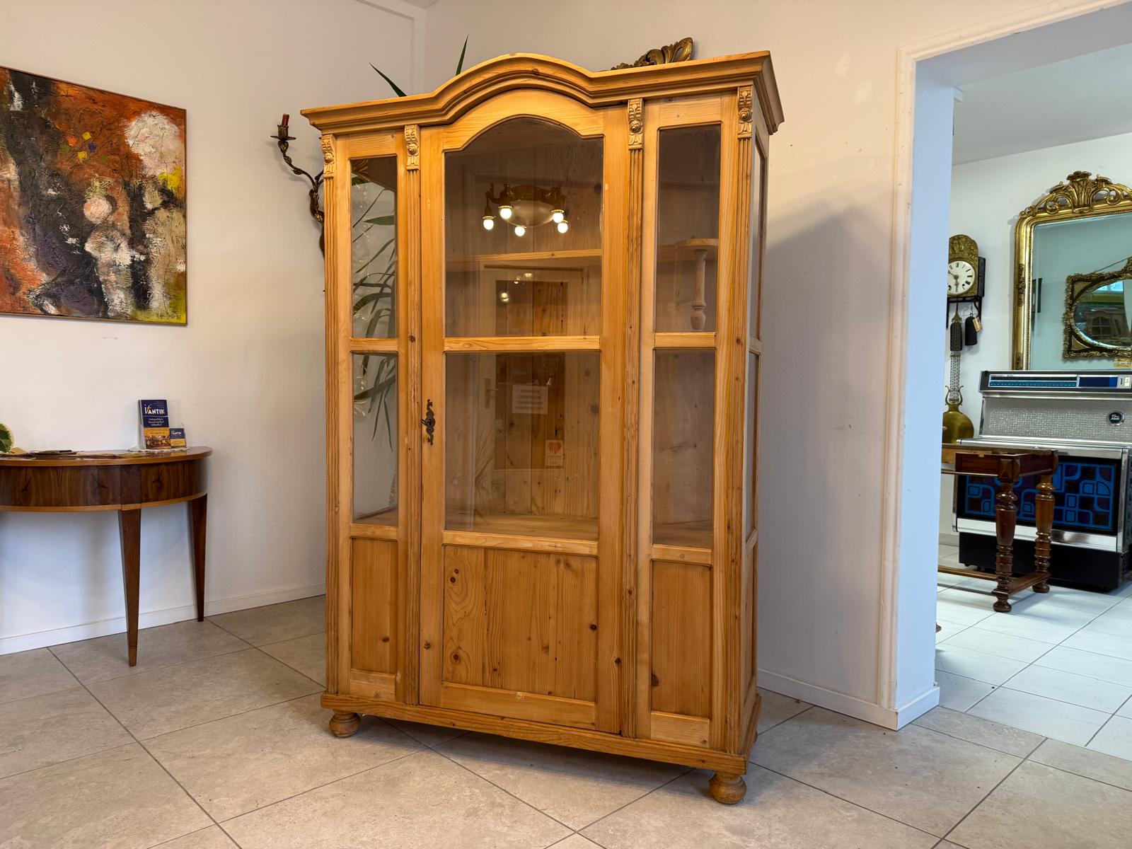 Bäuerliche Vitrine Bauernvitrine Bauernschrank Naturholz Weichholz Antik & Alt D1064