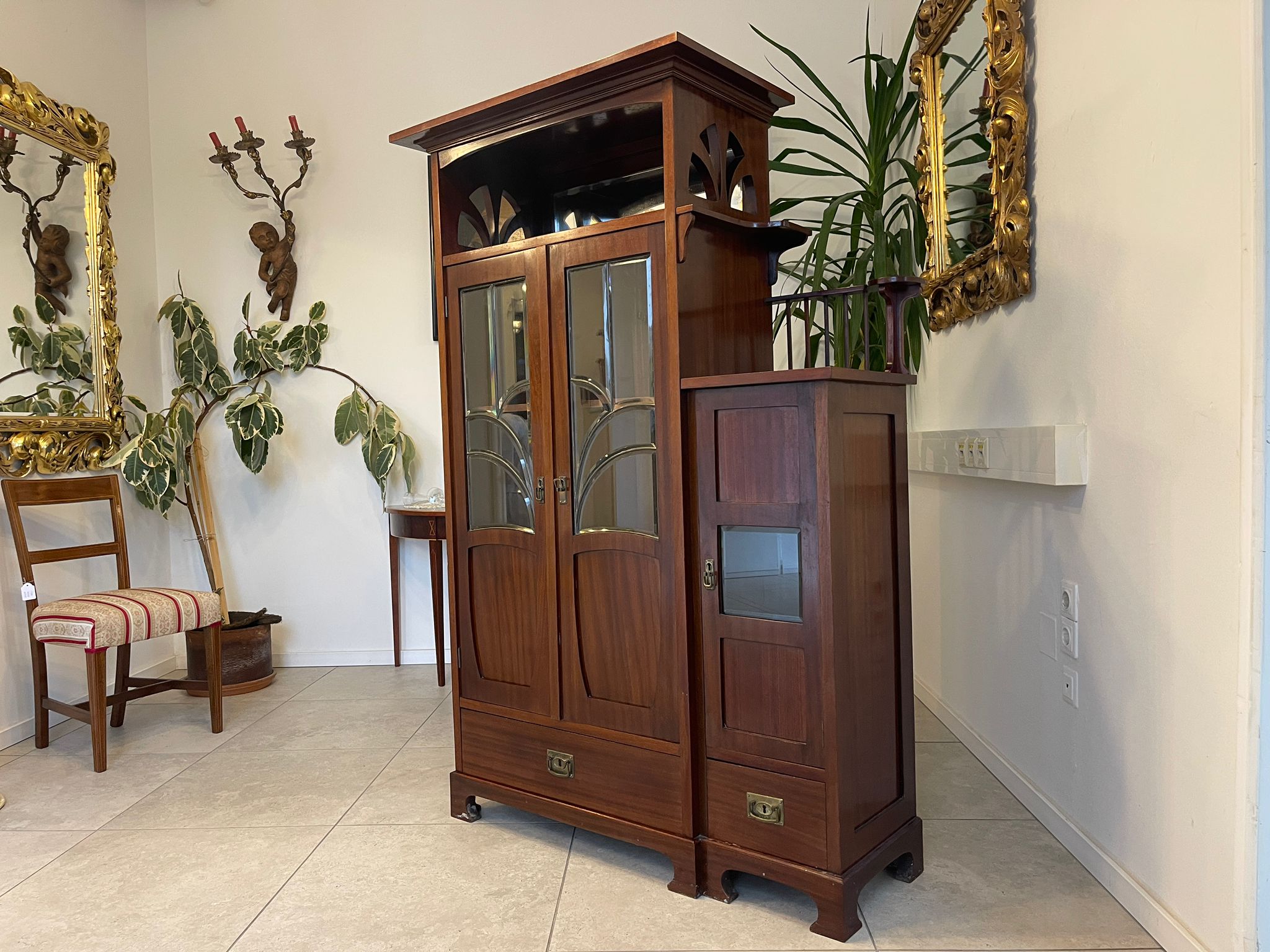 a3c06910-21e6-4fb7-b266-572c95816534 Traum Jugendstil Bücherschrank Vitrine A5124