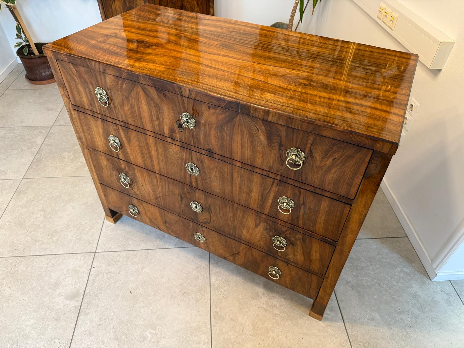 Sale Restaurierte Biedermeier Kommode Nussholz Antiquität 1840 G2048