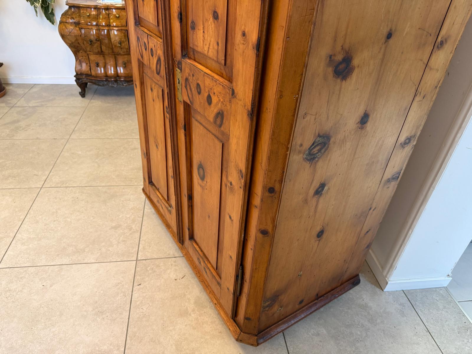 Antiker Zirbenholz Kasten Schrank Kleiderkasten Antik Feuerschrank D1158