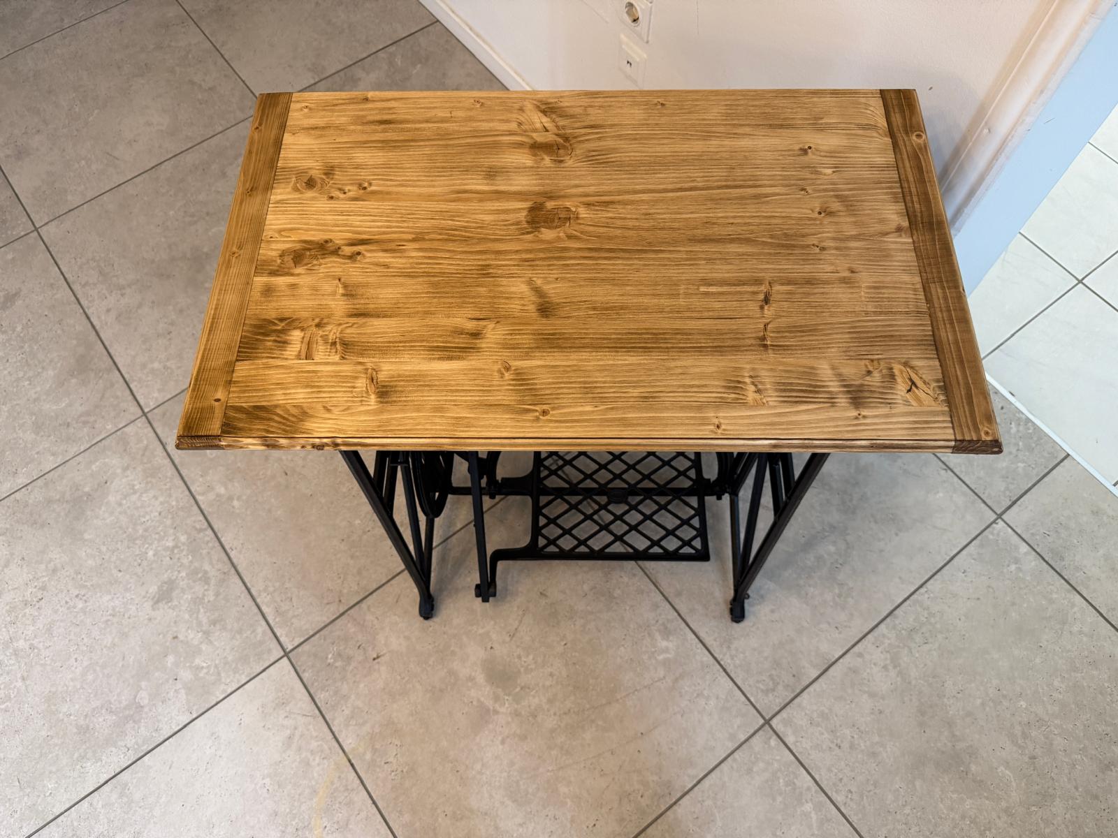 Bäuerlicher Tisch Nähmaschinentisch Gusseisern TraumG2023