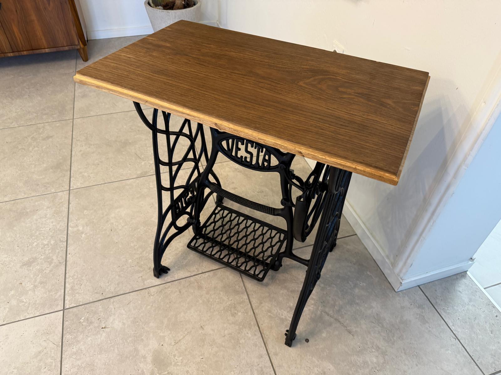 Bäuerlicher Tisch Nähmaschinentisch Gusseisern Vesta G2021