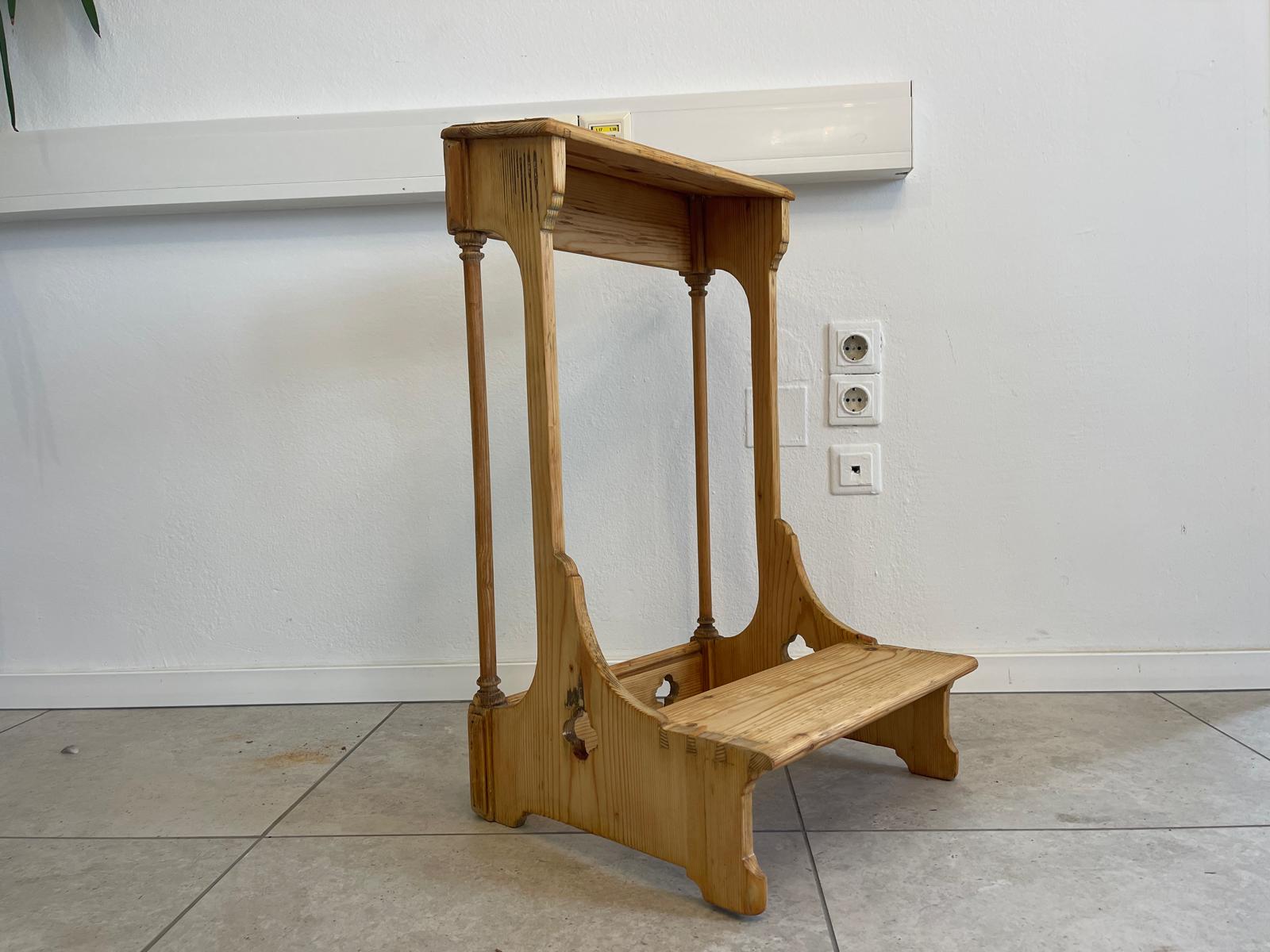 Restaurierter Nonnenschrein Betstuhl Fichtenholz G1289