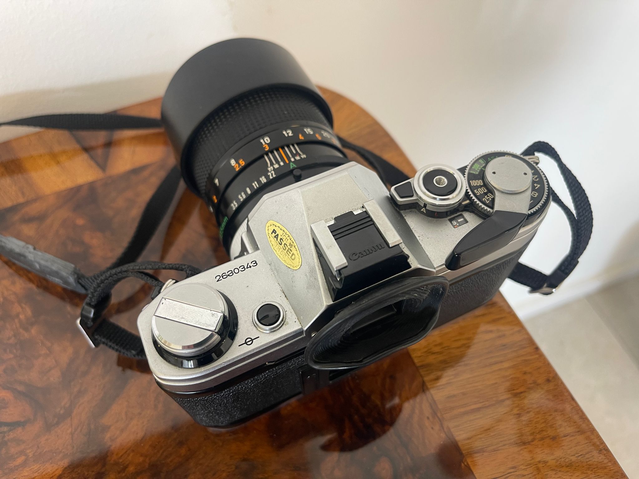 Canon AE1 Spiegelreflexkamera mit automatischer Belichtungssteuerung