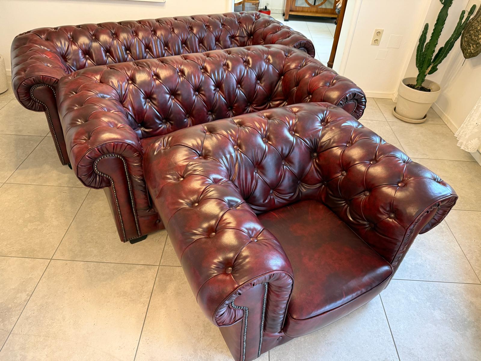 Chesterfield Ensemble 3 teilig Ledersofa Fauteuils Clubmöbel Cultmöbel G2264