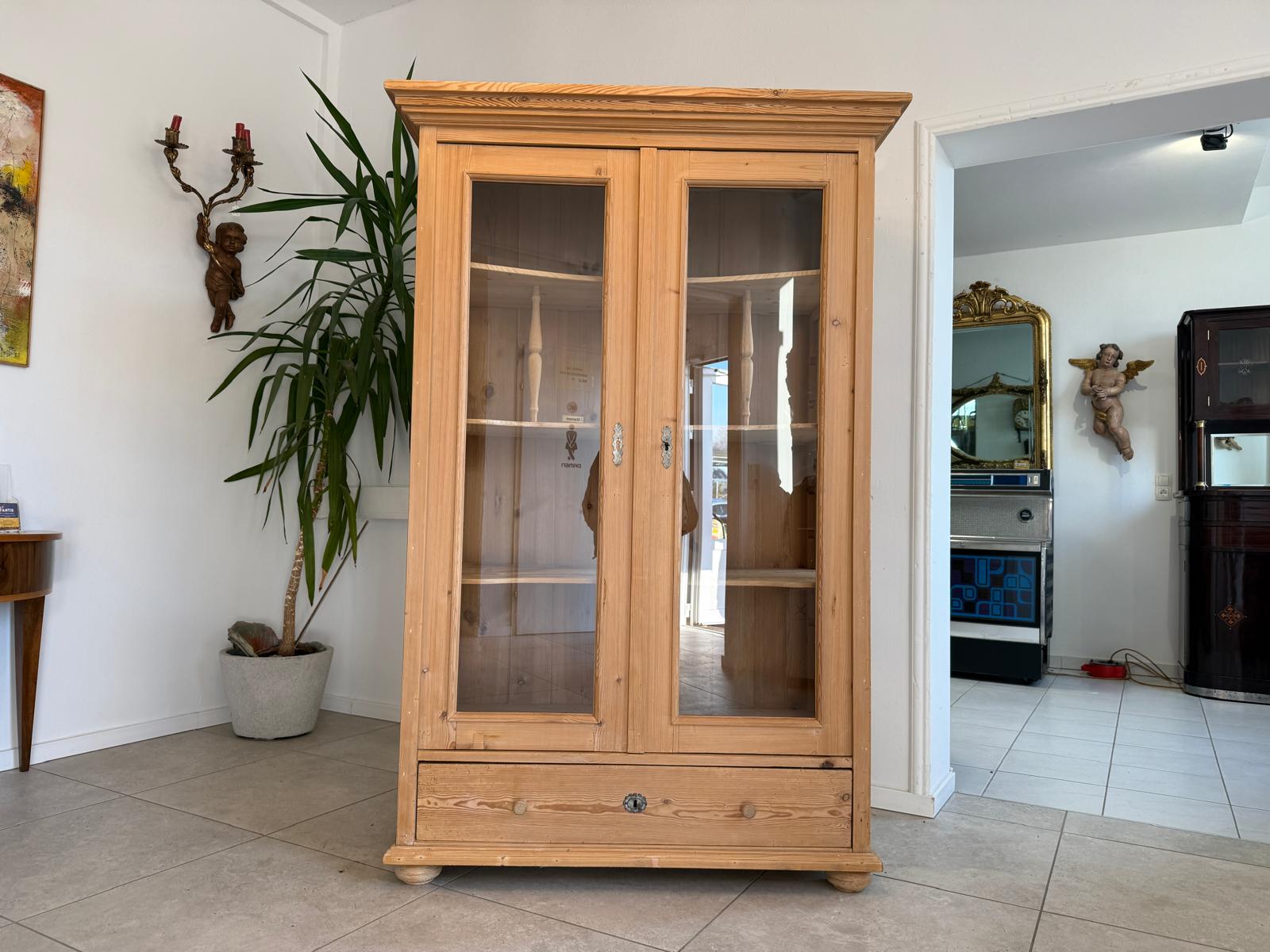 Bäuerliche Jugendstil Vitrine Bauernvitrine Bauernschrank Naturholz Bücherschrank G1049-1
