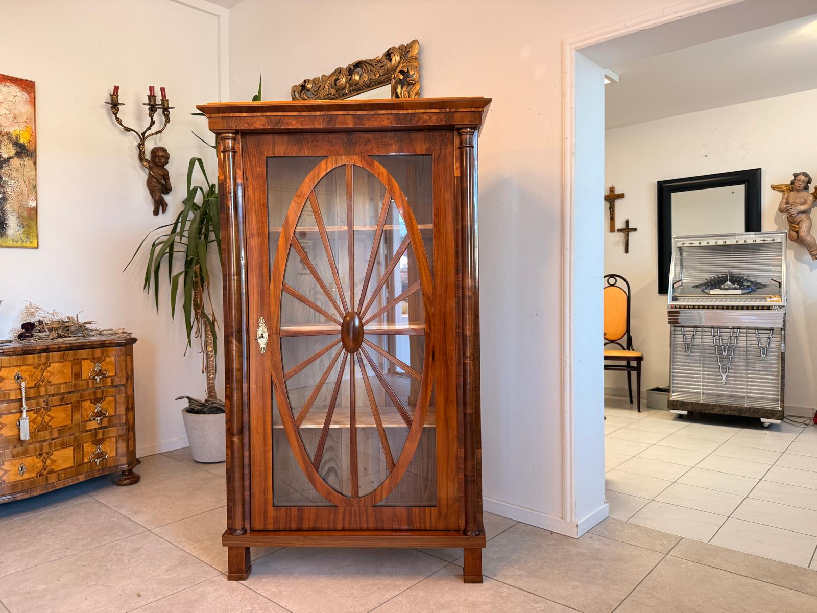 Biedermeier Vitrine Sonnenvitrine Bibliotheksschrank Nussholz Restauriert D2767