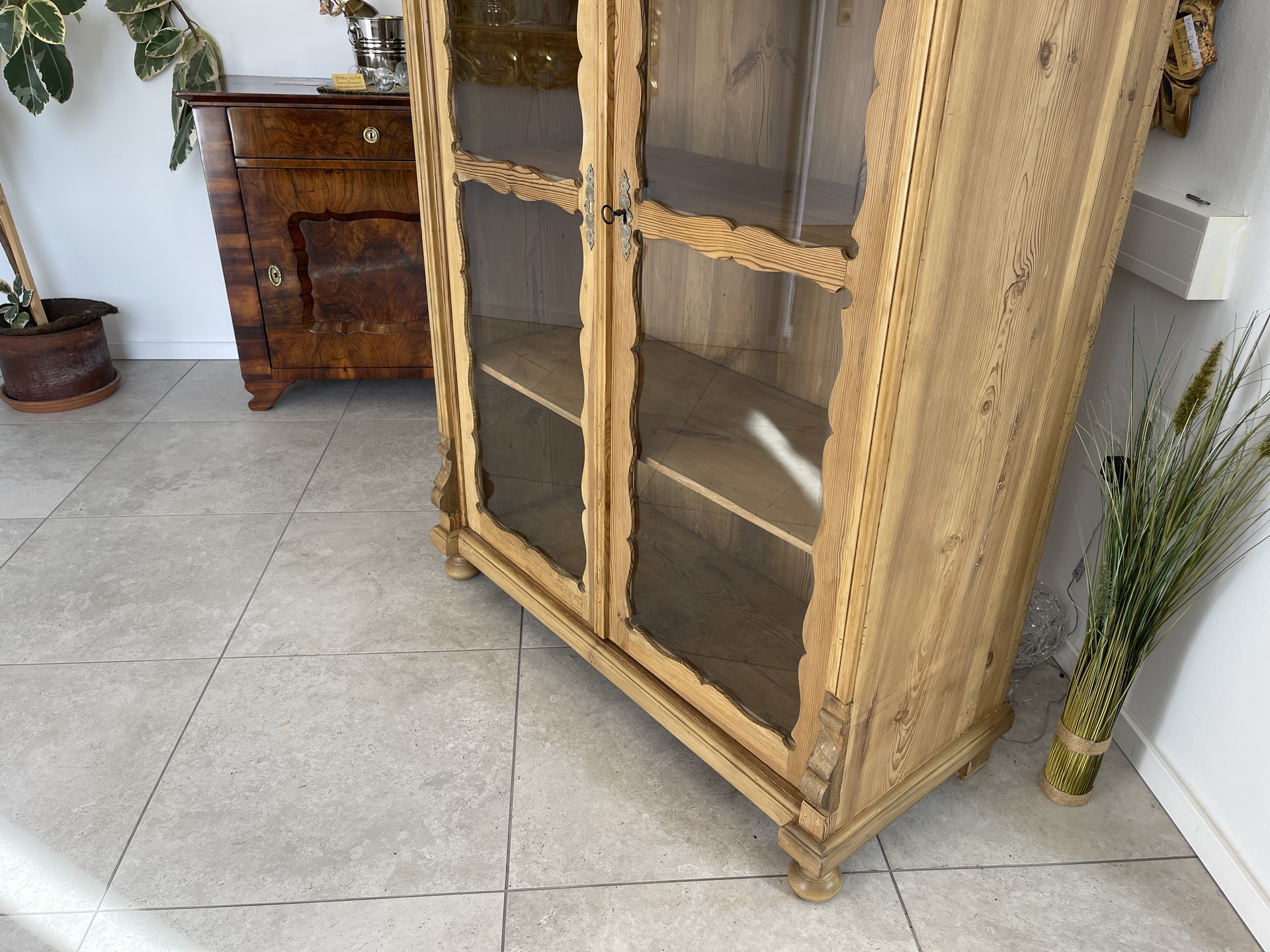 Bauernschrank_140IMnlhblVbtKHv Biedermeier Vitrine Naturholz Bücherschrank Bauernschrank A4249