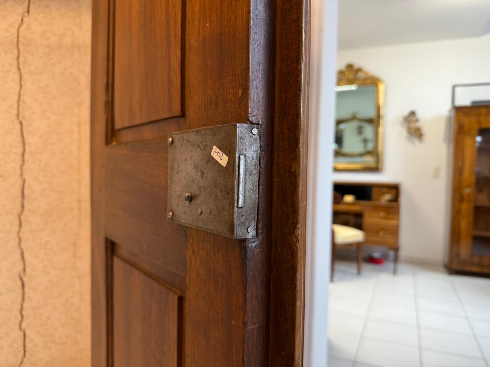 Authentischer Josefinischer Kleiderschrank Hallenschrank um 1780 G2237