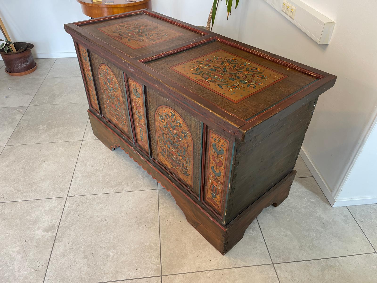 Urige handbemalte Tiroler Truhe Landhaustruhe Bauerntruhe G1237