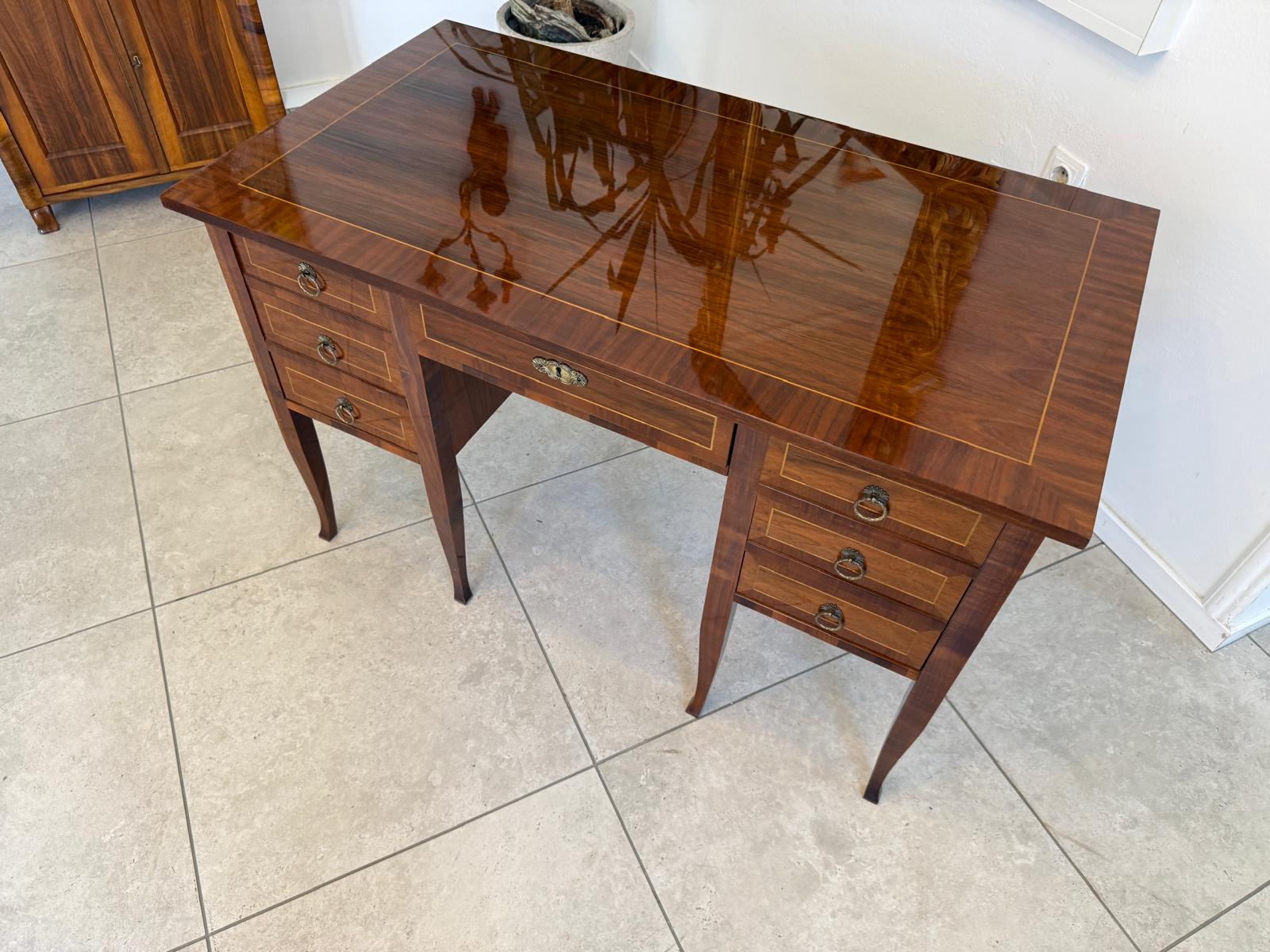 Schreibtisch Biedermeier Stil Sekretär aus Nussholz Furnier D2914