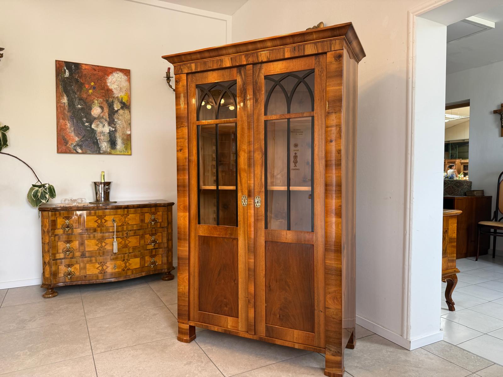 Biedermeier Vitrine Bücherschrank Restauriert Nussbaum Antiquität SALE D2675