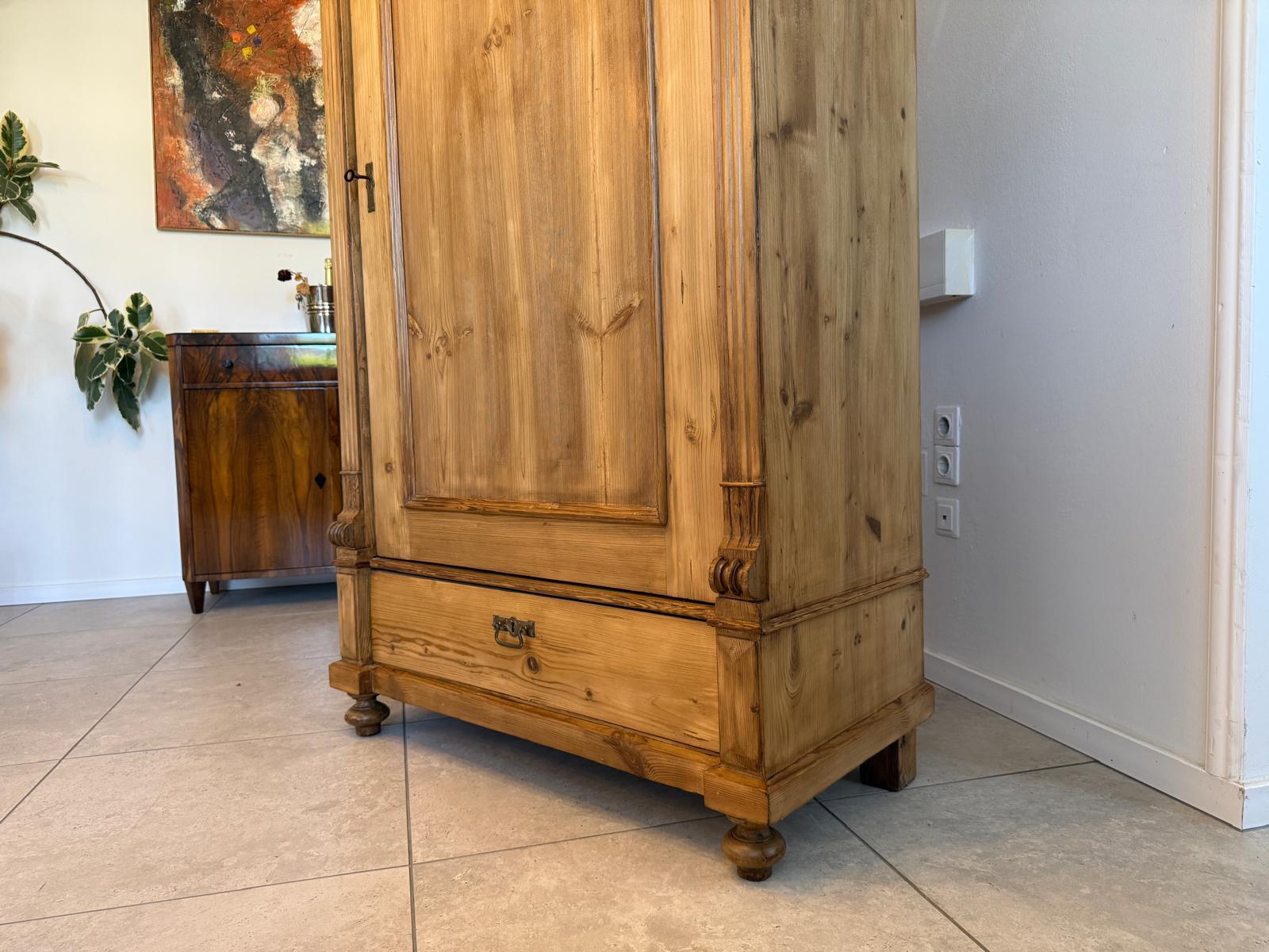 Restaurierter Antiker Bauernschrank Naturholzschrank Gründerzeit G1927