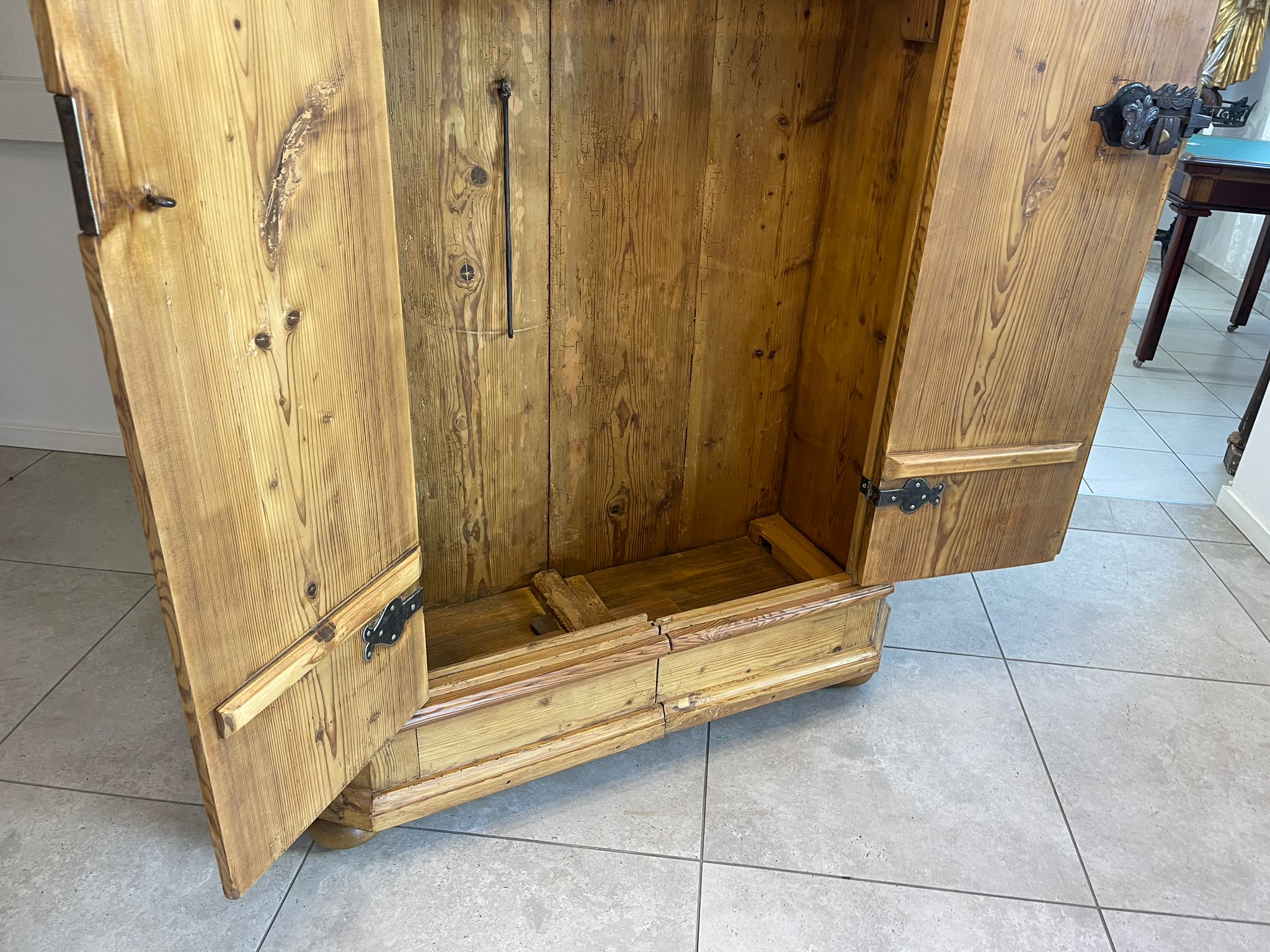 78d3deb0-b061-404e-8f9d-bed79ed825fd Bauernschrank Barockschrank Barock Hallenschrank Kasten A4975