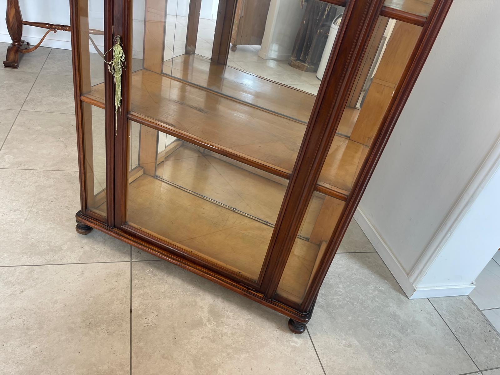 Originale antike Biedermeier Vitrinenschrank Glasschrank Nussholz Antiquiät G1617