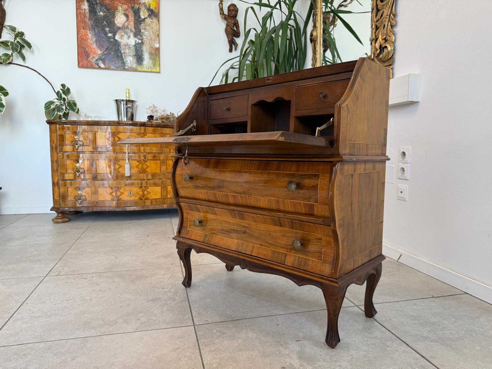 Sekretär Schreibsekretär Barockstil Stilmöbel Italien D2812