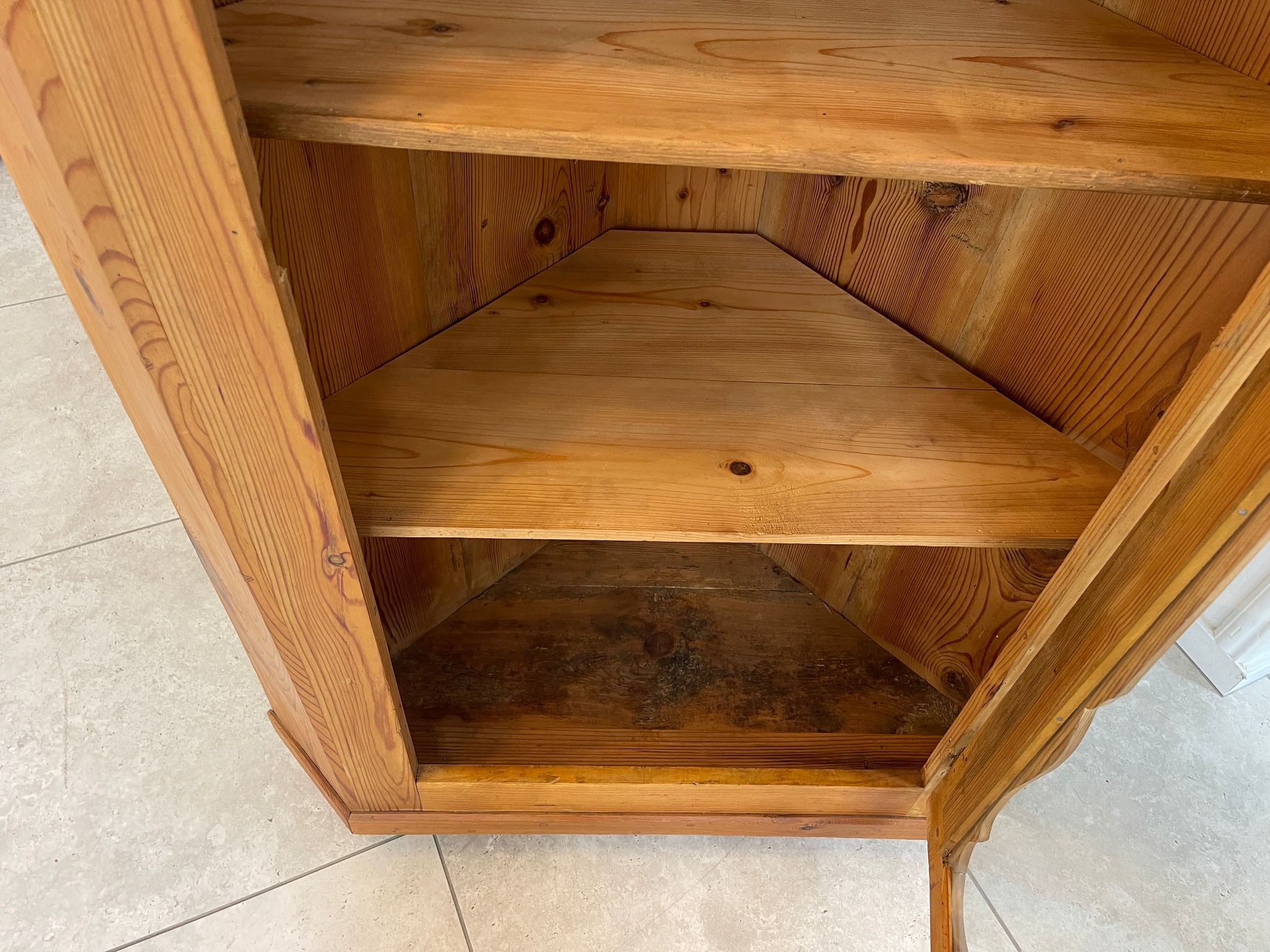 Bäuerlicher Eckschrank Eckvitrine Naturholz G1296-1