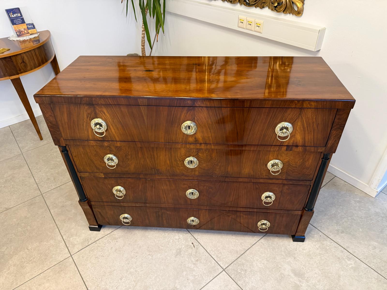 Restaurierte Biedermeier Kommode 4 Ladenkommode Nussholz G2391