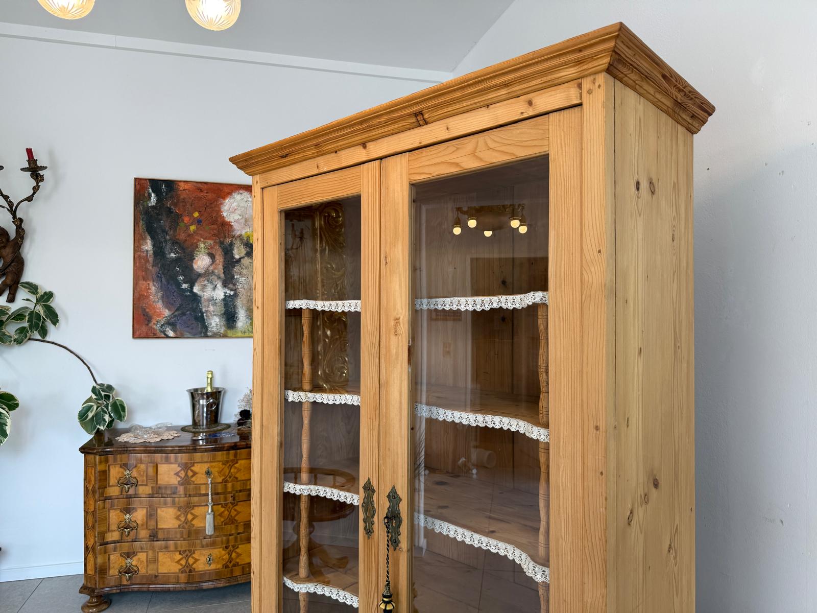 Bäuerliche Vitrine Bauernvitrine Bücherschrank antik Bauernschrank D2731