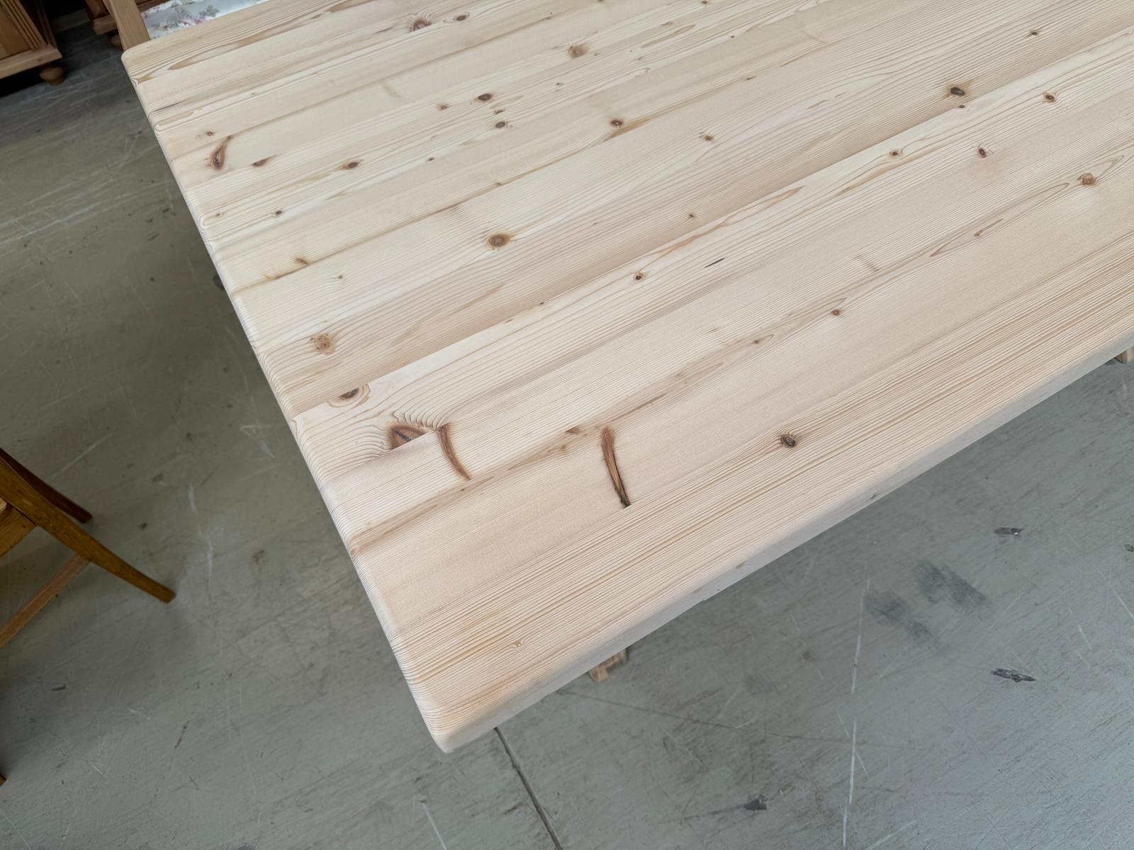 Uriger Jogltisch Bauerntisch Naturholz Fichte Hüttentisch G2278