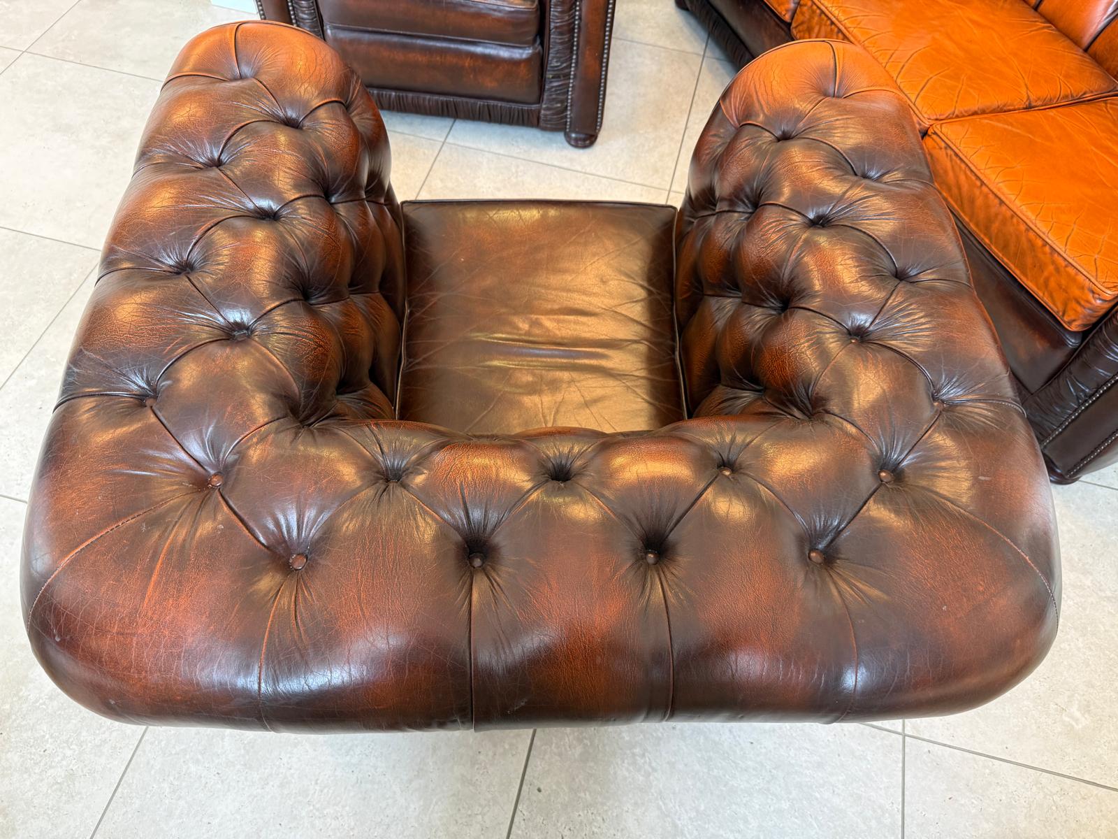 Chesterfield Ensemble 3 teilig Ledersofa Fauteuils Clubmöbel Cultmöbel D1214