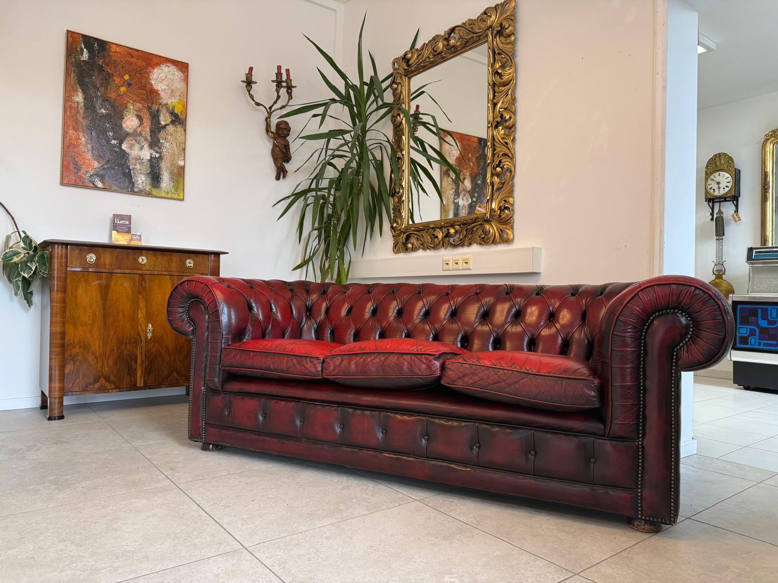 Chesterfield 3er Clubsofa Diwan Couch Oxblood Kultmöbel D2304