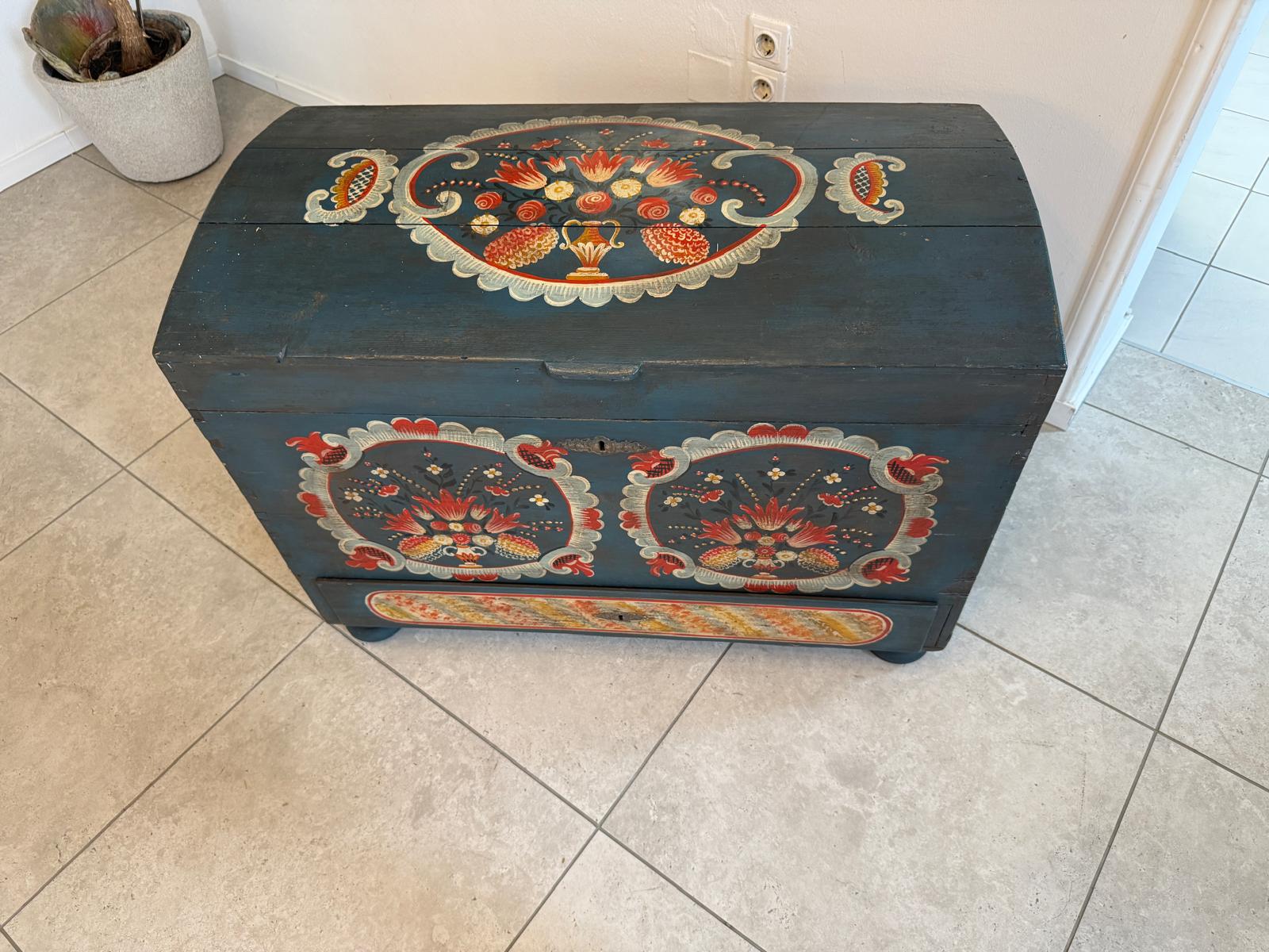 Urige handbemalte Tiroler Truhe Landhaustruhe Bauerntruhe G2271