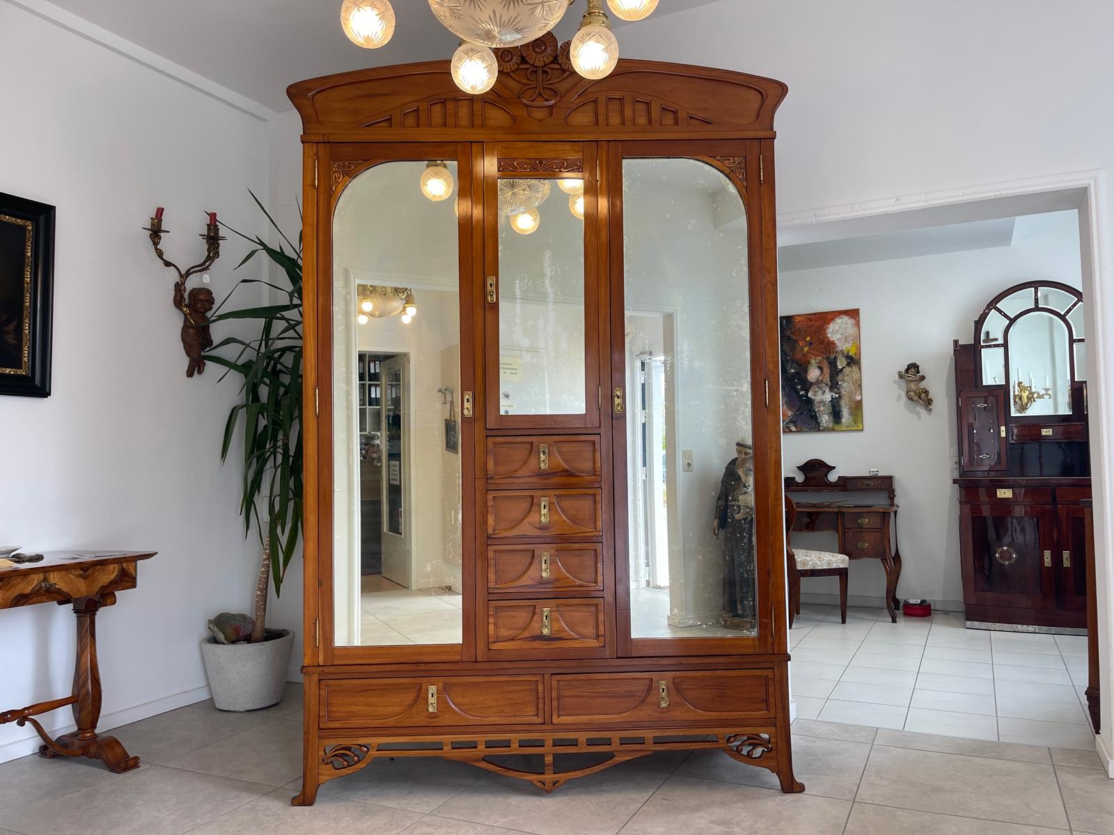 Geräumiger Jugendstil Glasschrank Kleiderkasten Schrank Garderobenschrank G1351