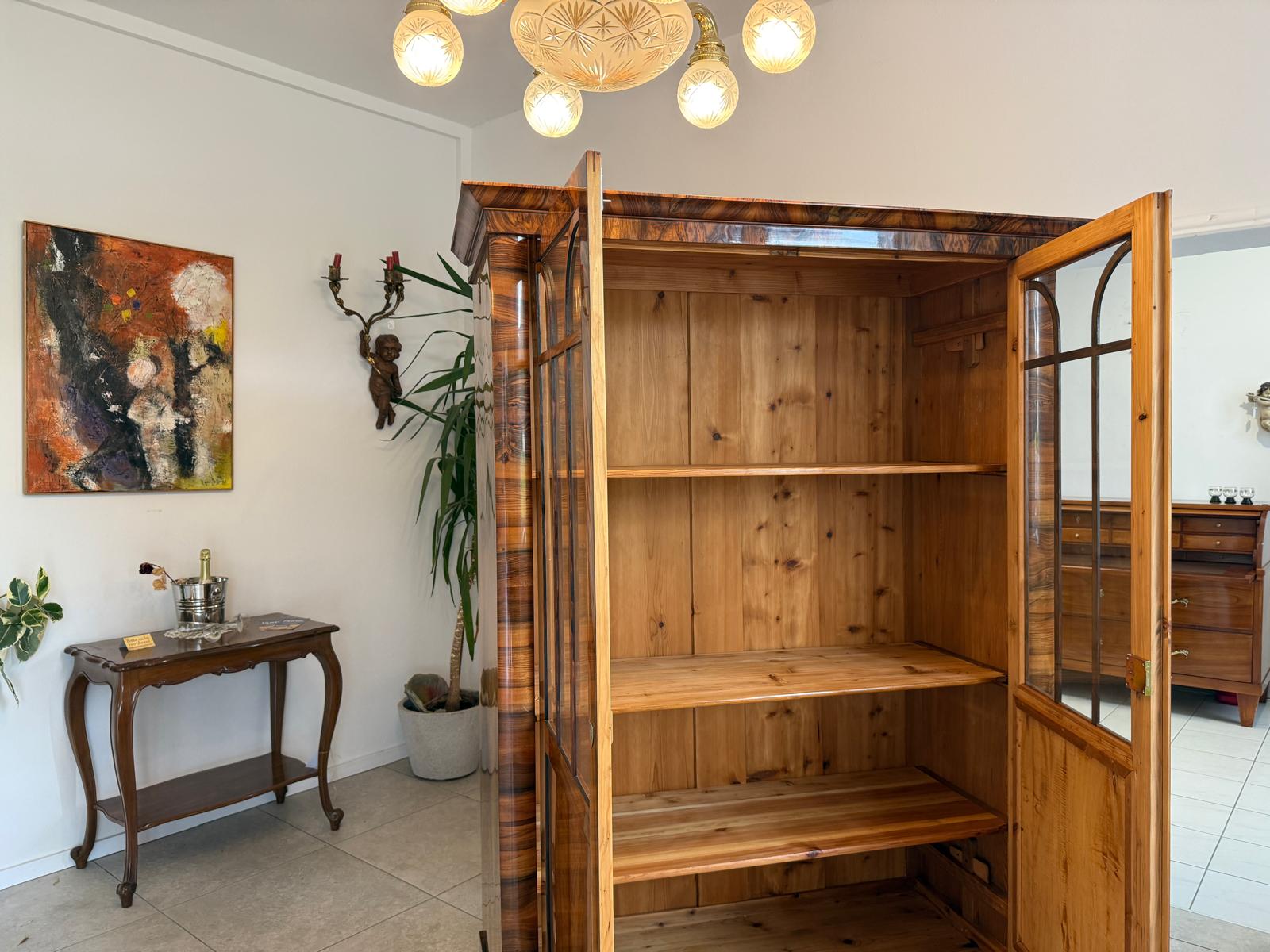SALE Biedermeier Vitrine Bücherschrank Sammlervitrine Nussholz Antiquität G1813