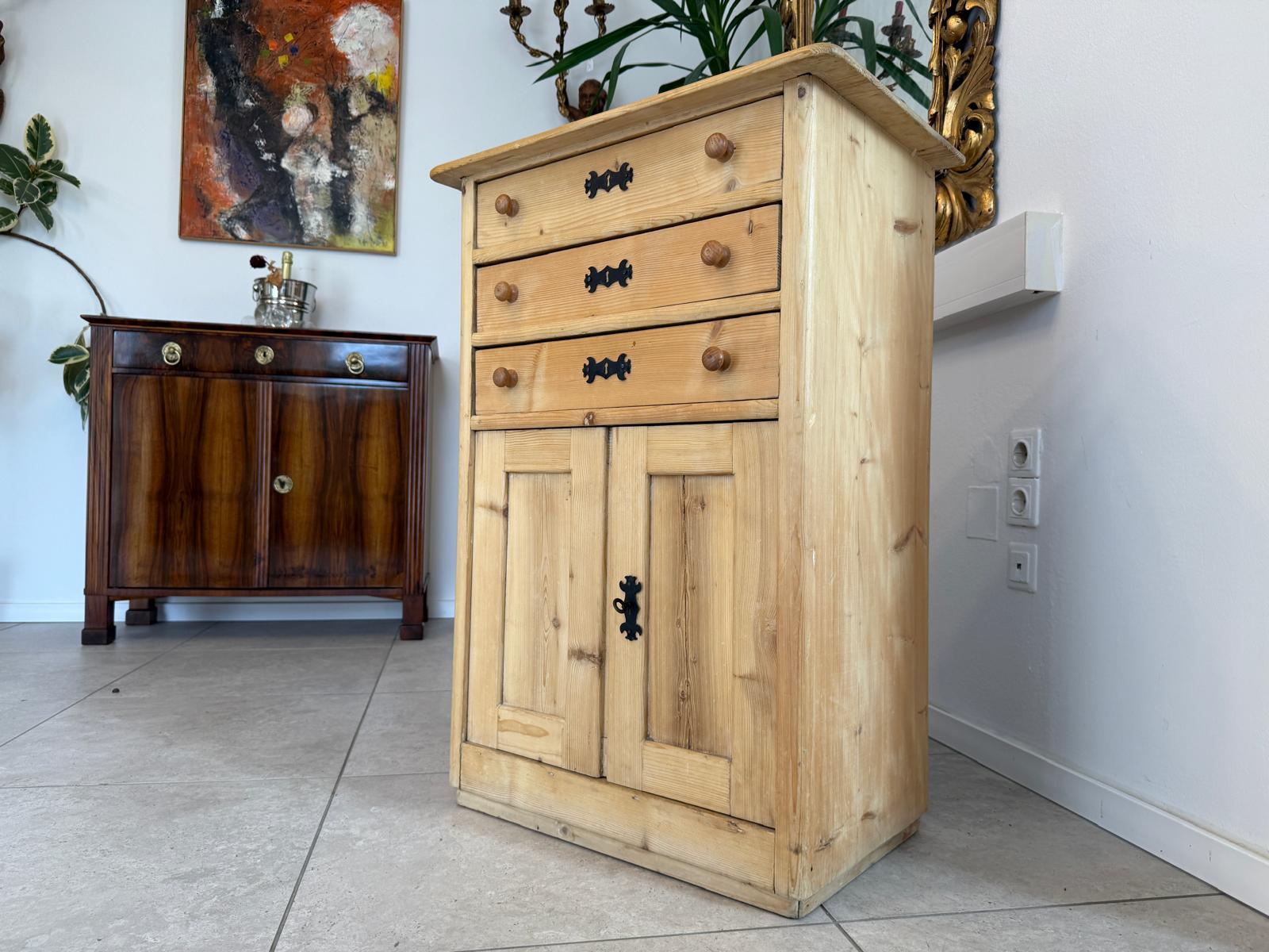 Bäuerliche Anrichte Kommode Laden Kasterl Antik Weichholz G2118